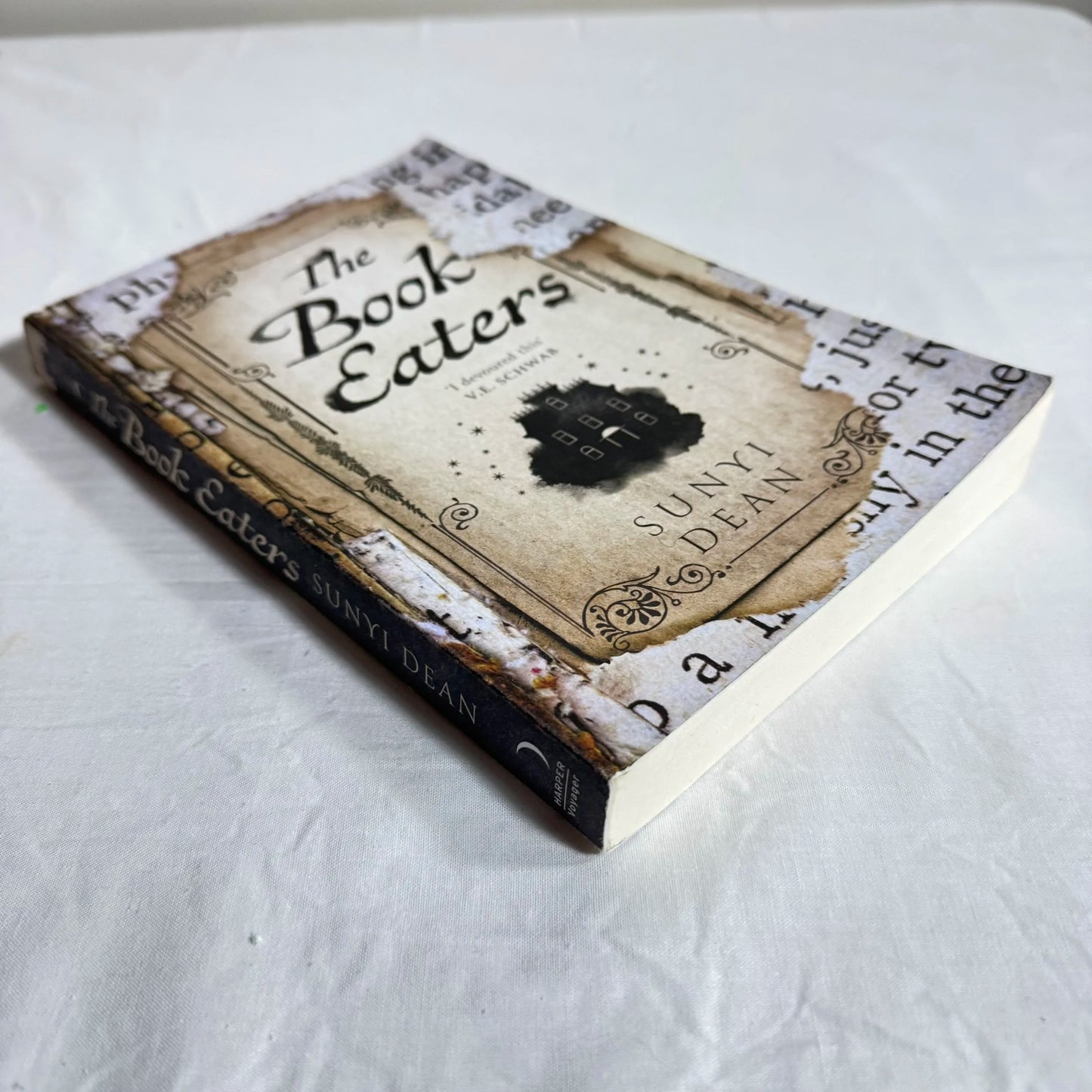 The Book Eaters - Sunyi Dean