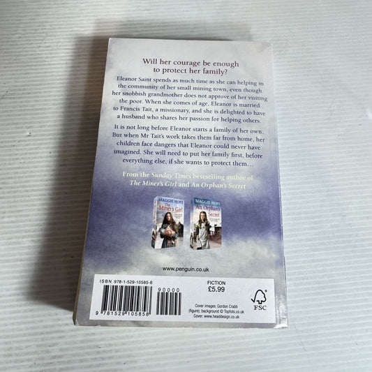 A Mother's Courage - Maggie Hope