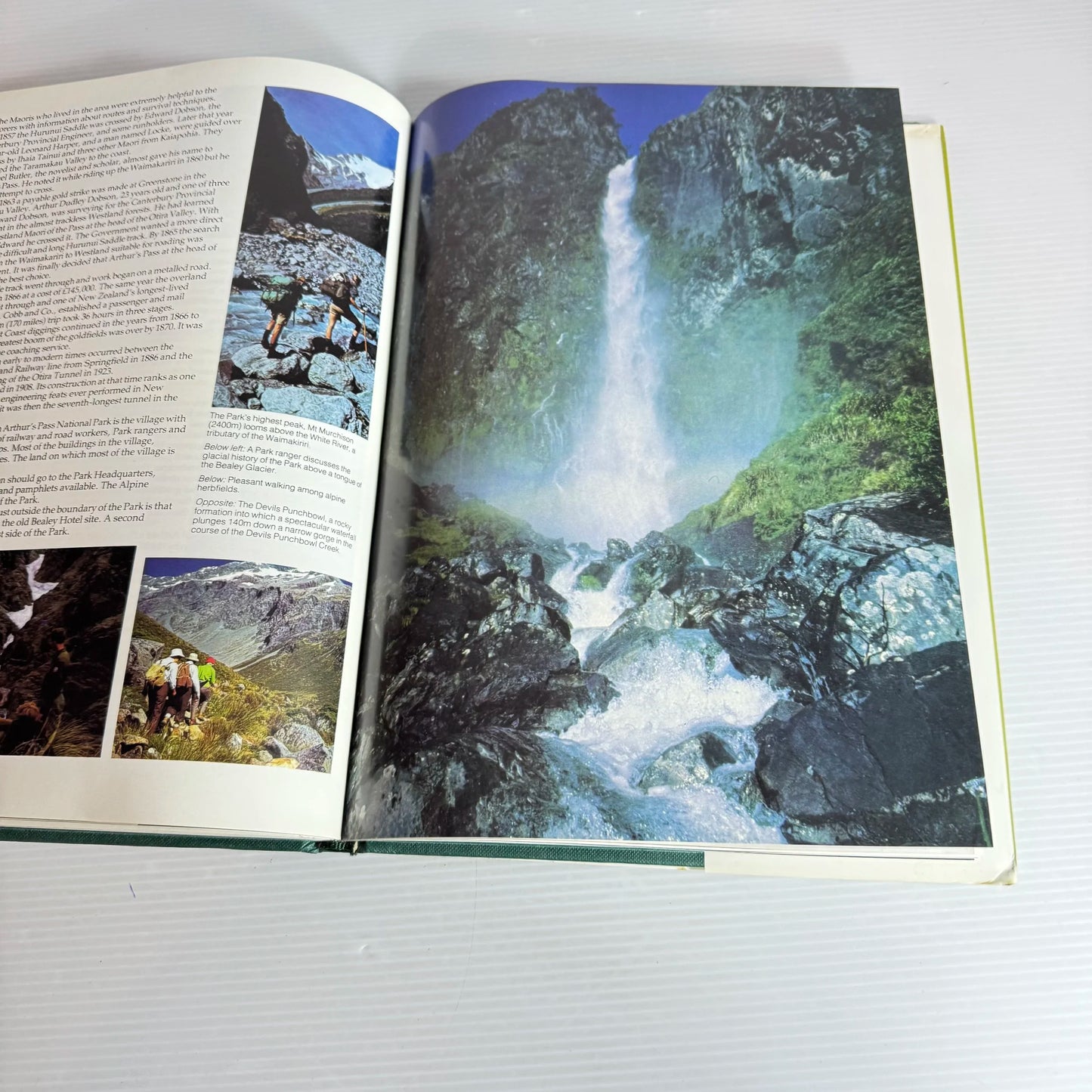 AA Book of New Zealand National Parks