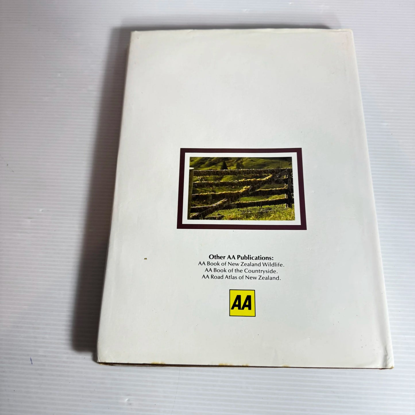 AA Book Of New Zealand Walks