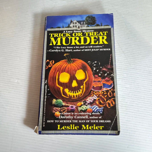 Trick or Treat Murder : A Lucy Stone Mystery - Leslie Meier (1997)