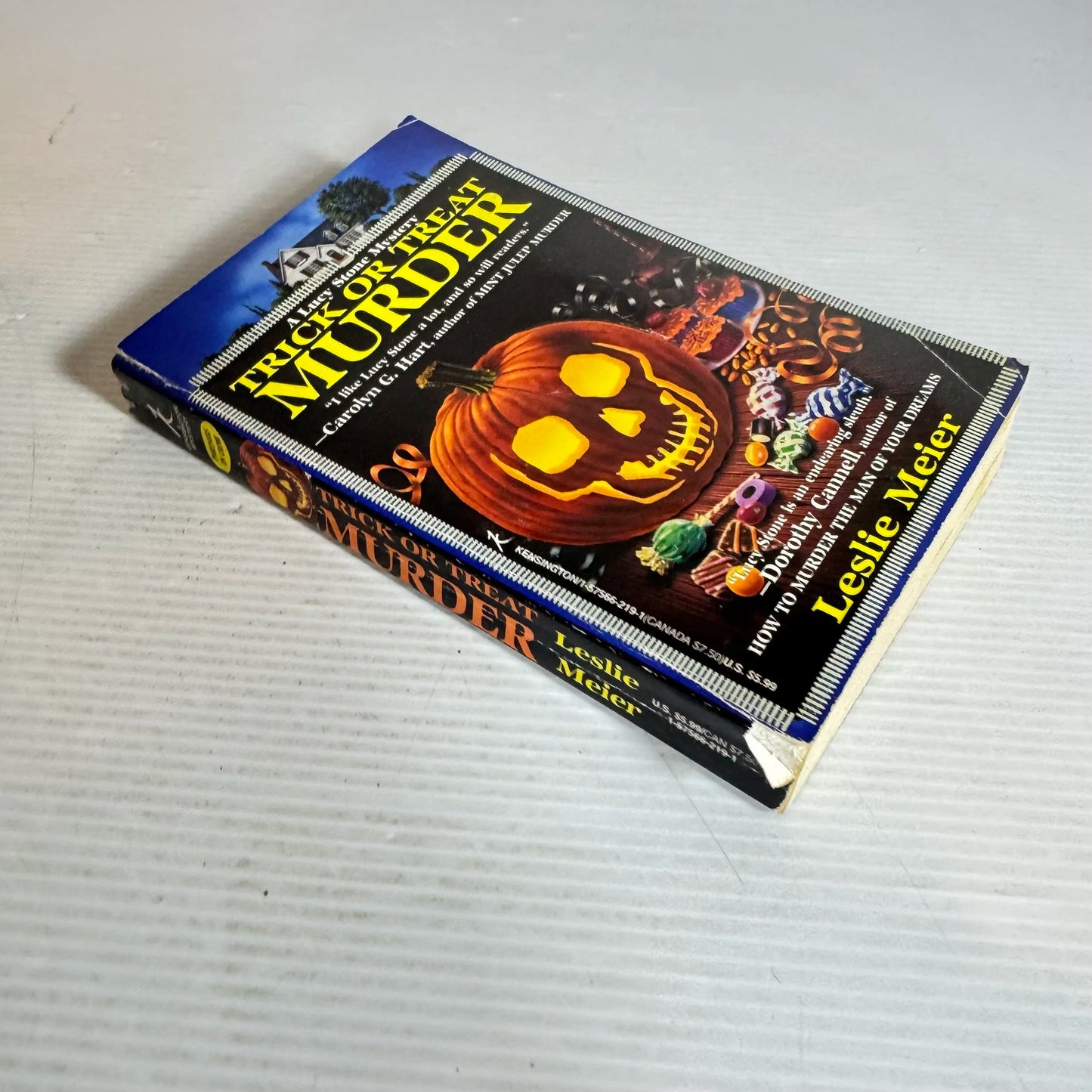 Trick or Treat Murder : A Lucy Stone Mystery - Leslie Meier (1997)