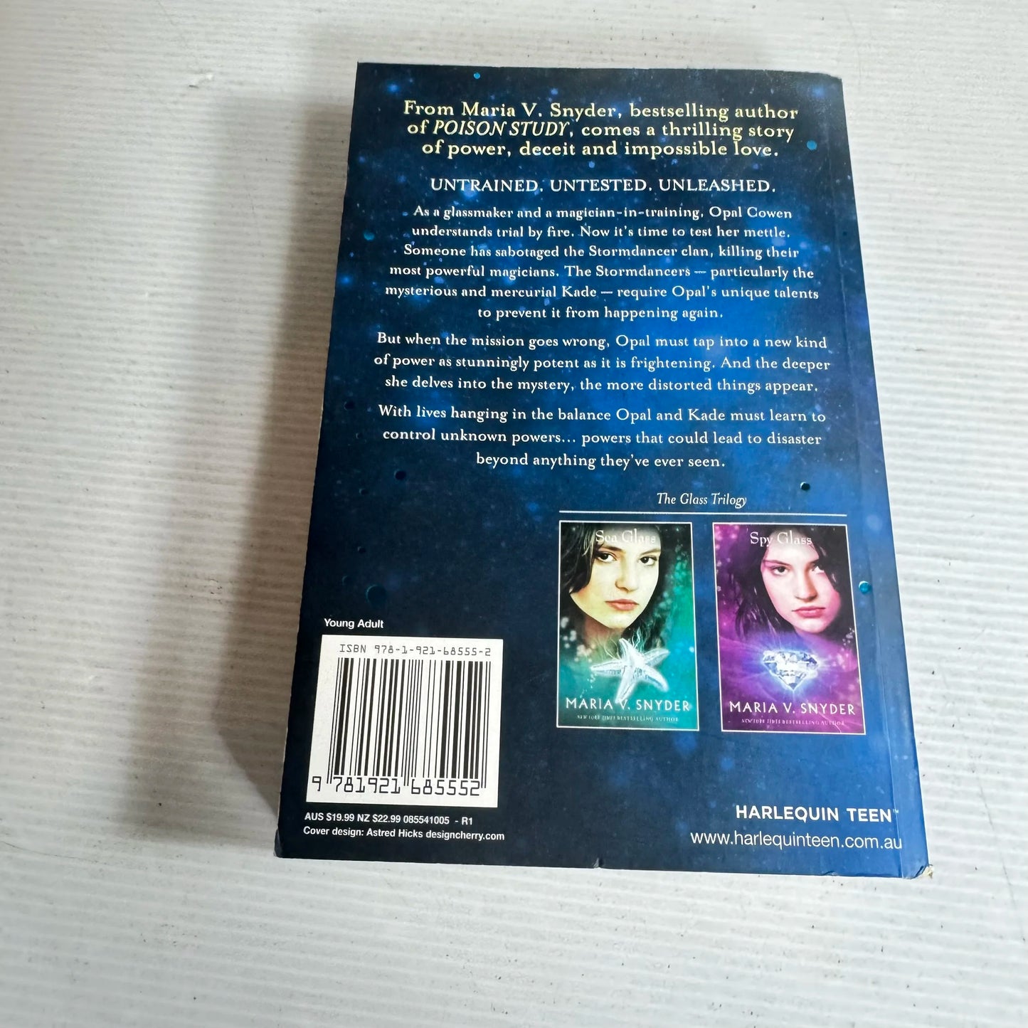 Storm Glass - Maria V. Snyder