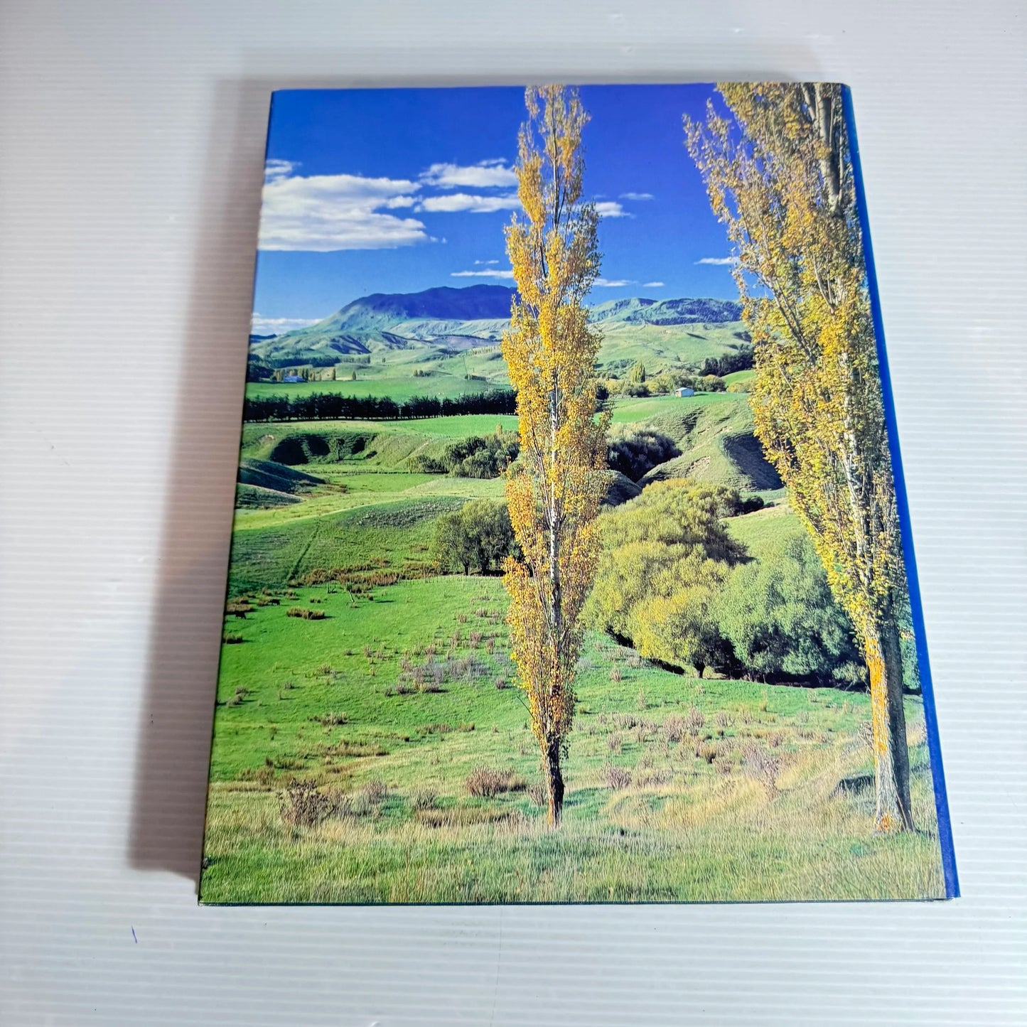 A Portrait of New Zealand - Warren Jacobs and Robin Smith