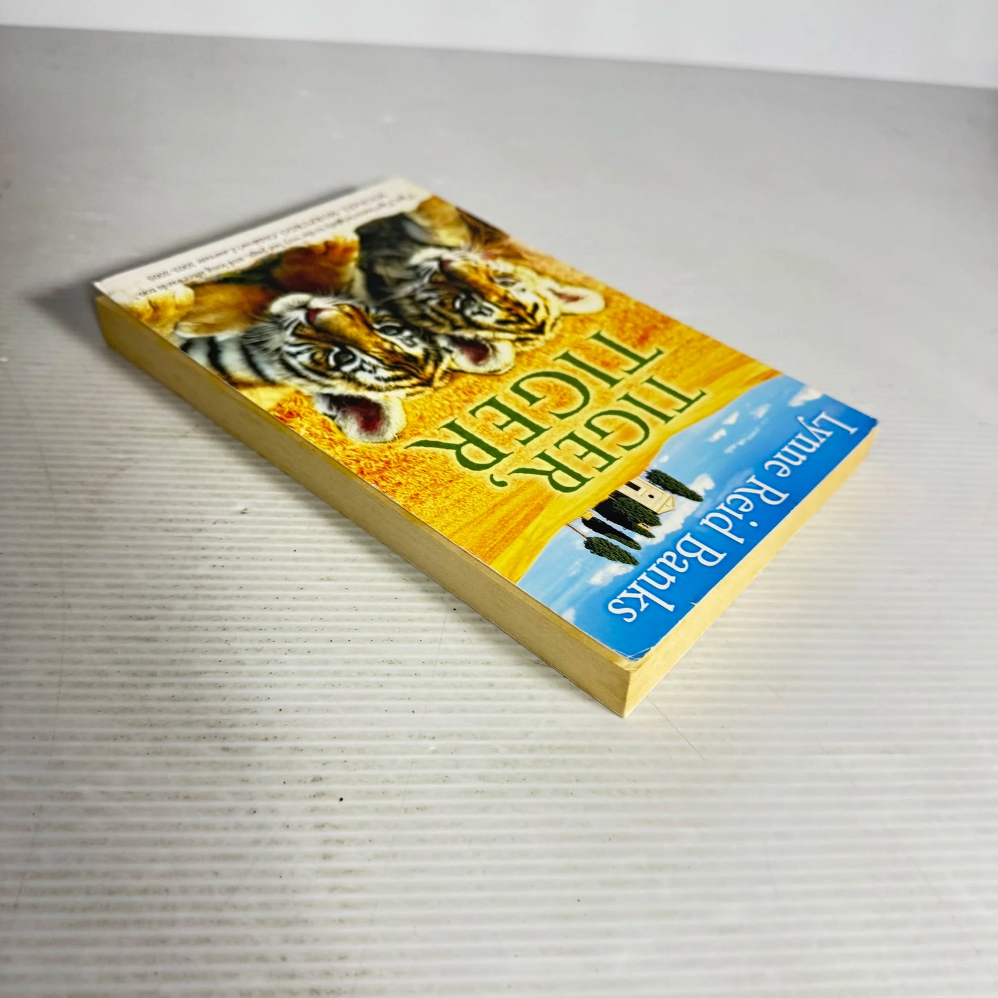 Tiger, Tiger - Lynne Reid Banks