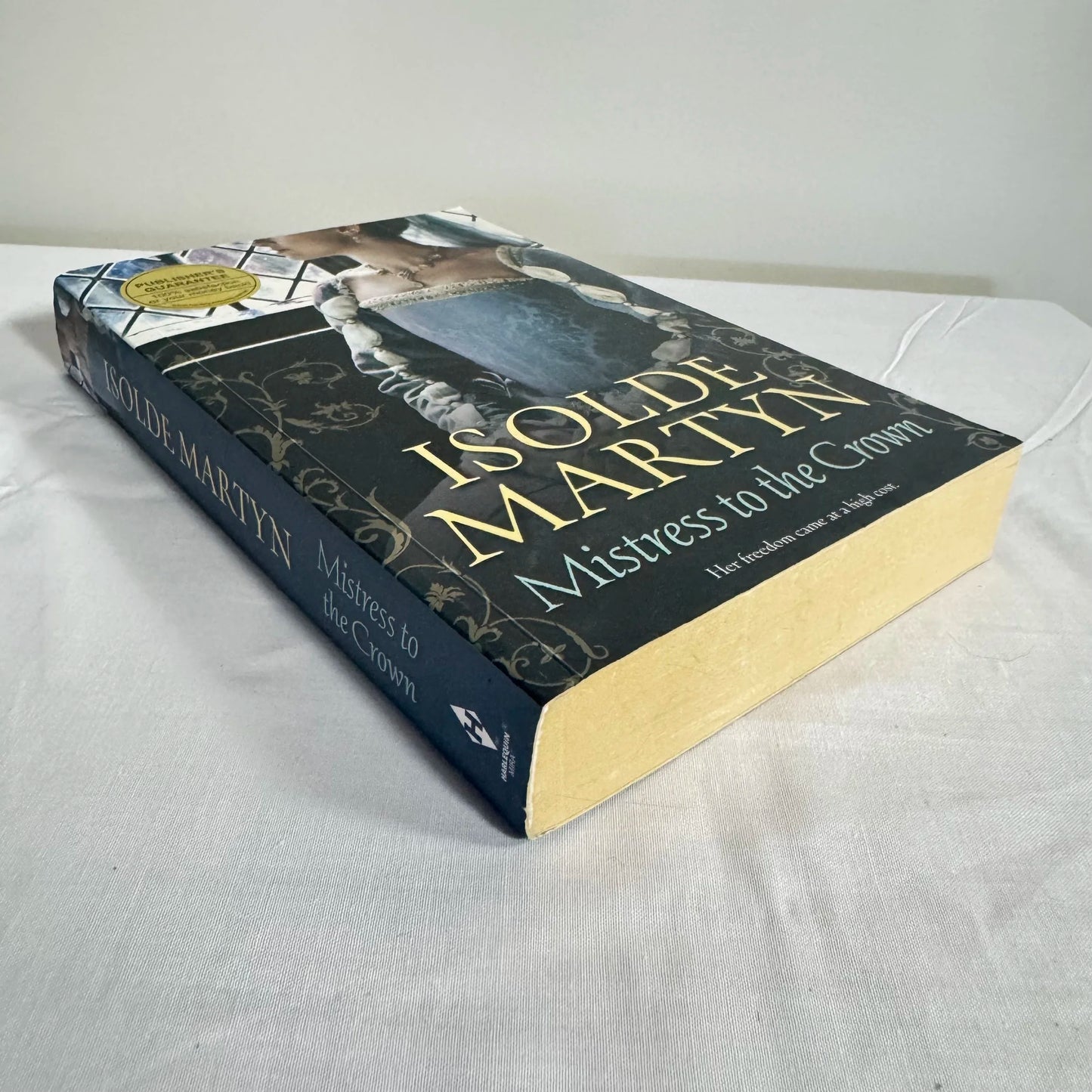 Mistress to the Crown - Isolde Martyn