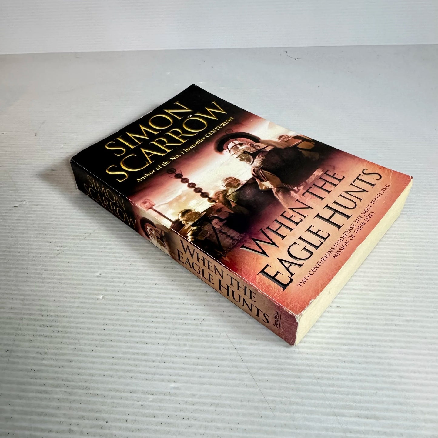 When the Eagle Hunts - Simon Scarrow