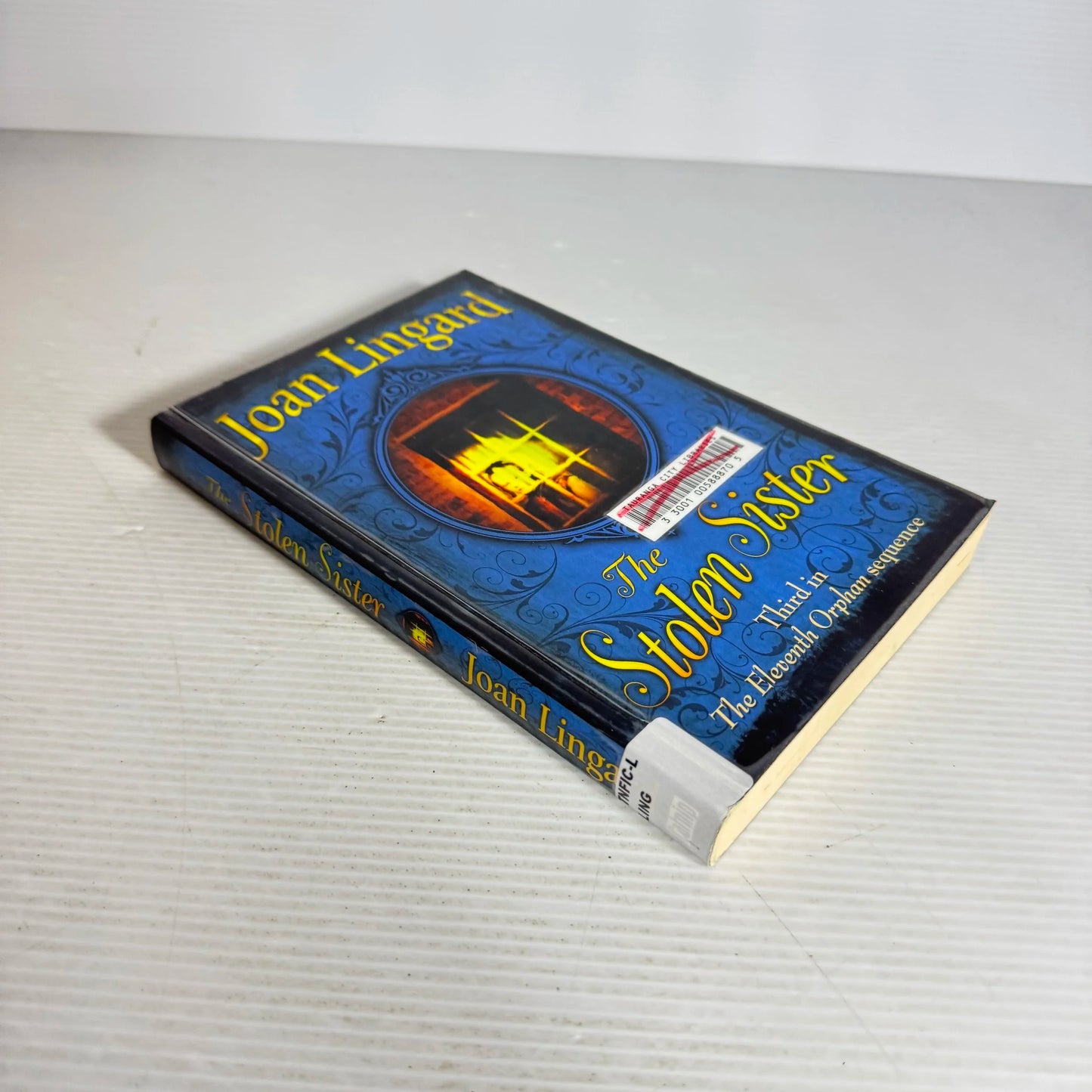 The Stolen Sister : Third in The Eleventh Orphan Sequence - Joan Lingard