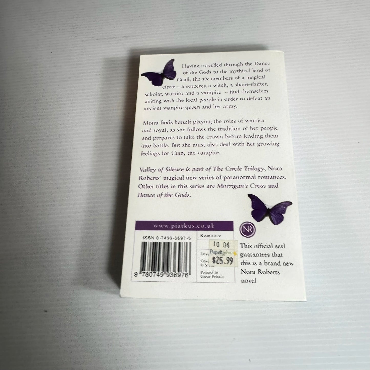 Valley Of Silence - Nora Roberts