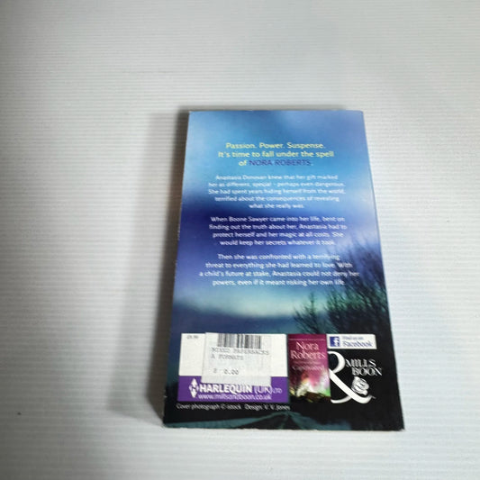 The Donovan Legacy: Charmed - Nora Roberts