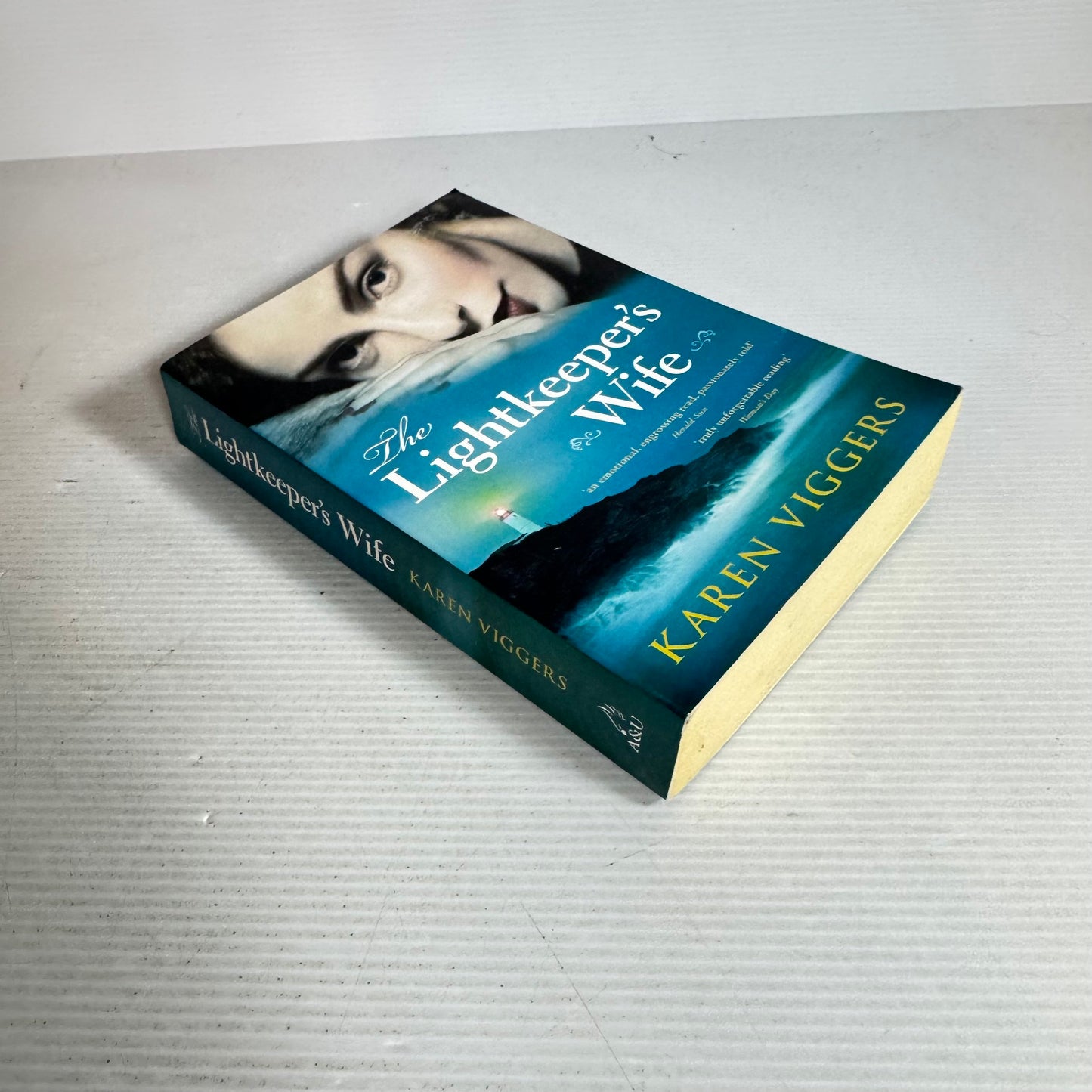 The Lightkeeper's Wife - Karen Viggers