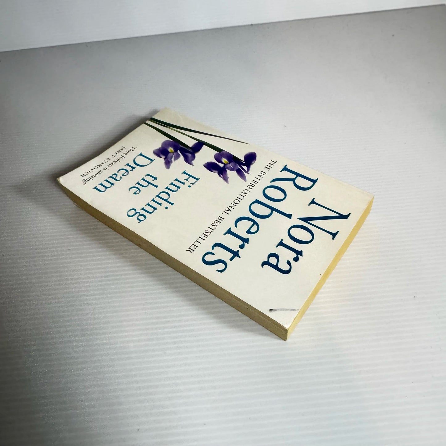 Finding the Dream - Nora Roberts