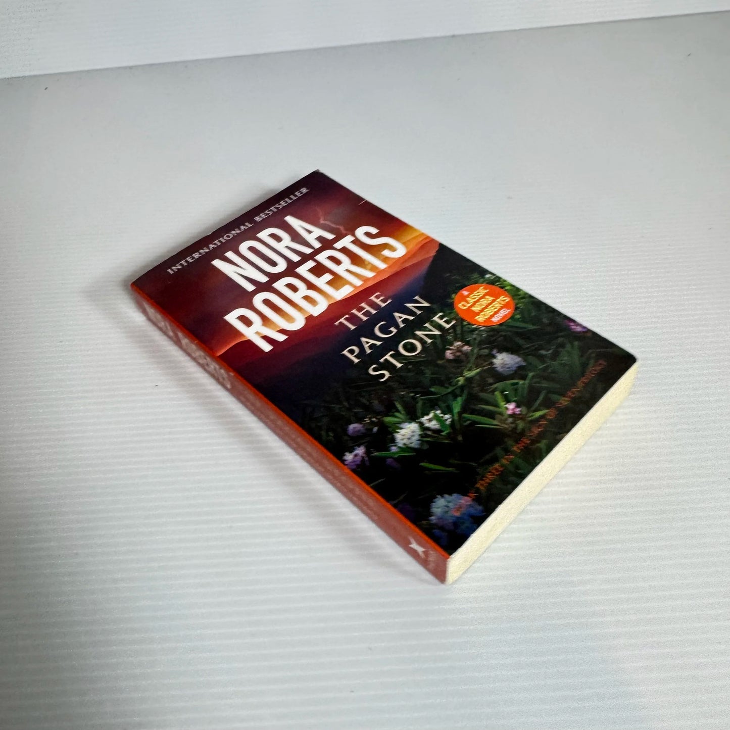 The Pagan Stone (Book Three In The Sign Of Seven Trilogy) - Nora Roberts