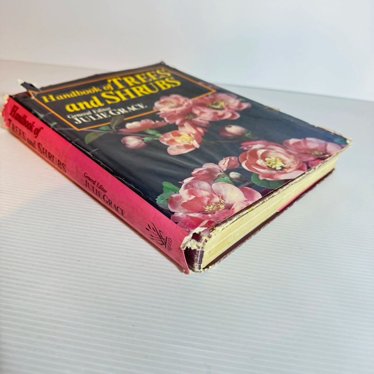 Handbook of Trees and Shrubs - Julie Grace (Vintage 1984)