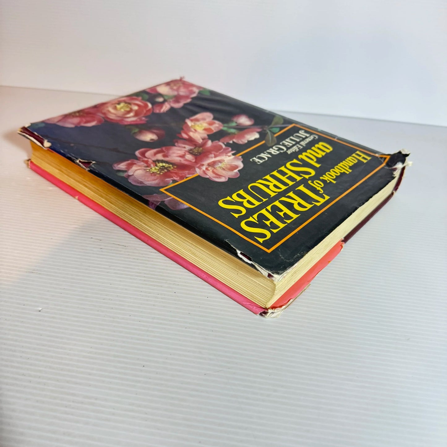Handbook of Trees and Shrubs - Julie Grace (Vintage 1984)