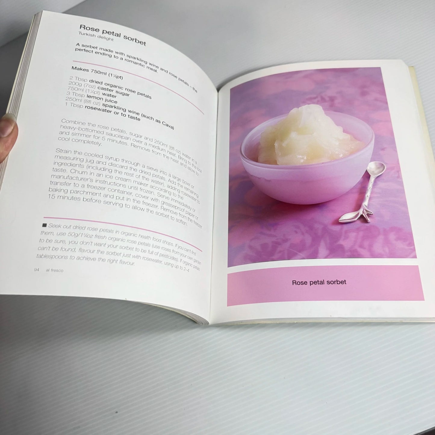 Ice Cream! Delicious Ice Creams for All Occasions - Pippa Cuthbert & Lindsay Cameron Wilson