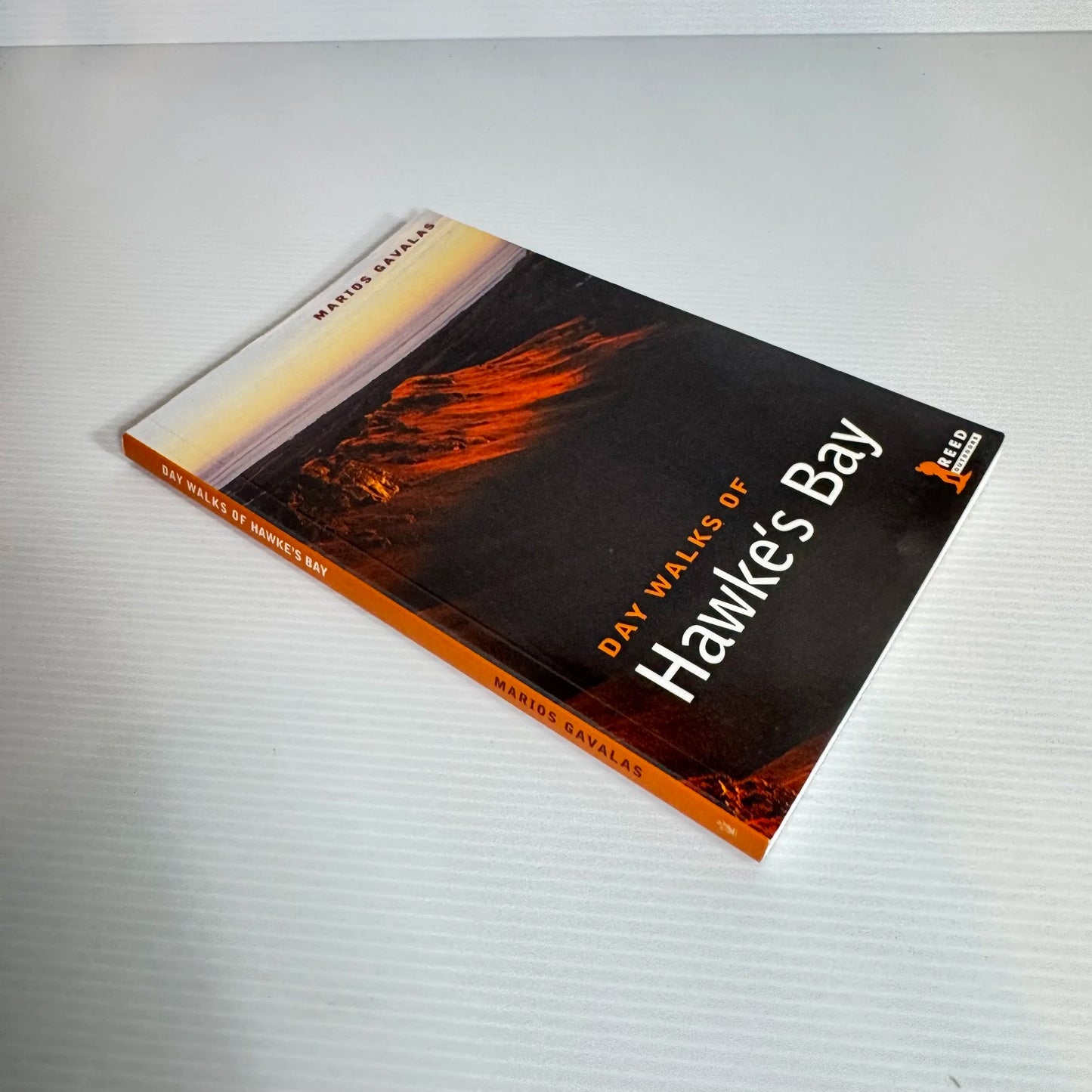 Day Walks Of Hawke's Bay - Marios Gavalas