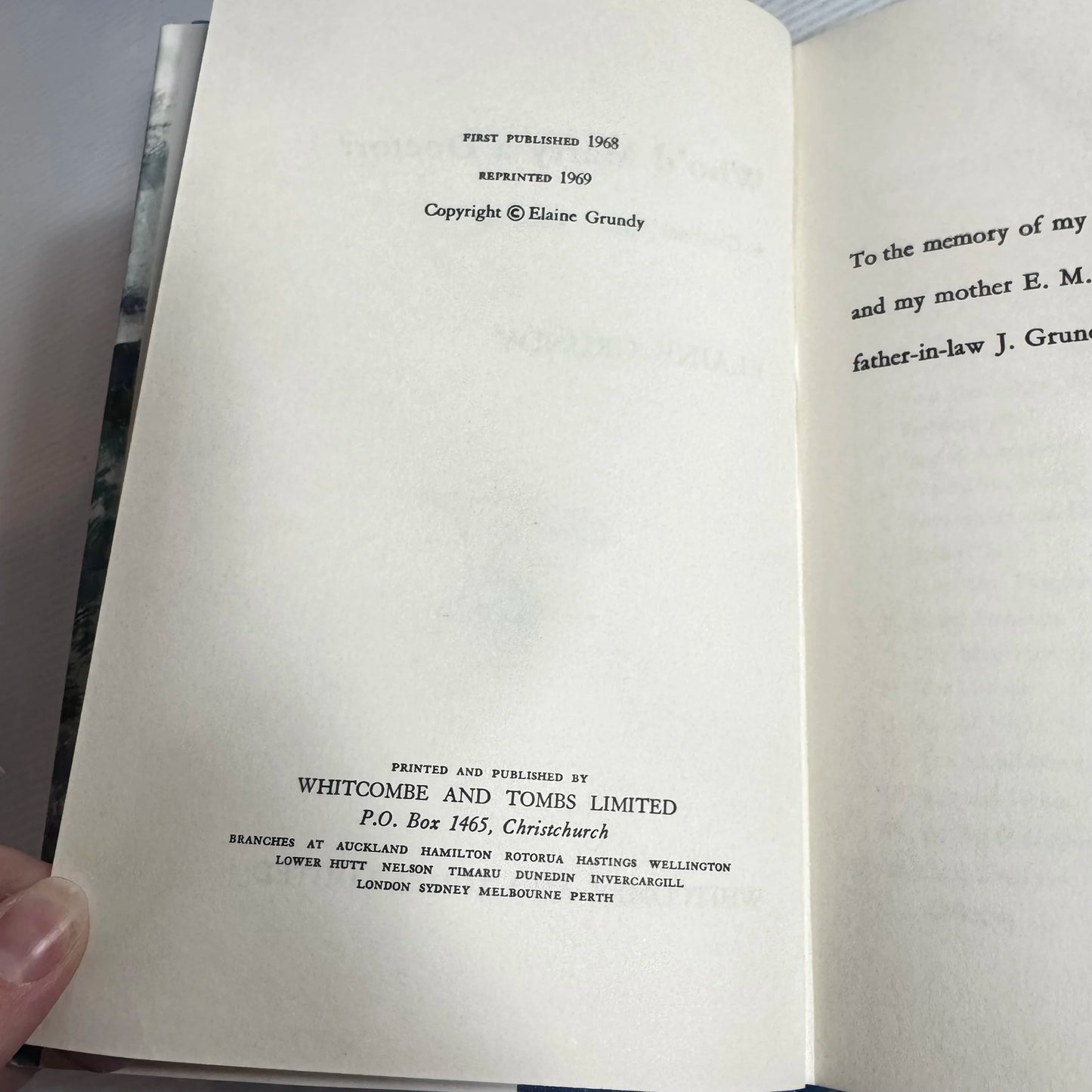 Who'd Marry A Doctor? : A Chatham Island Casebook - Elaine Grundy (Vintage 1969)