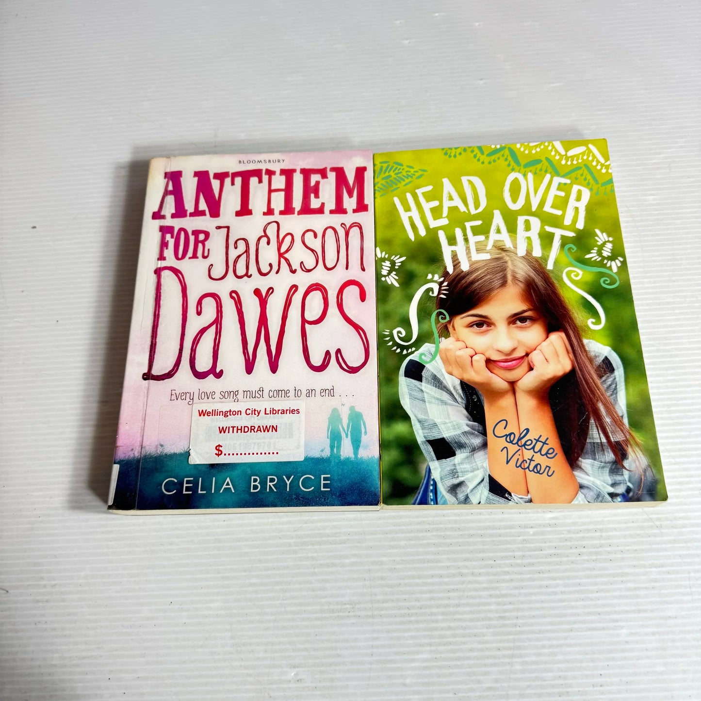 Pre-Teen Romance Chapter Book Bundle x 2 (504)