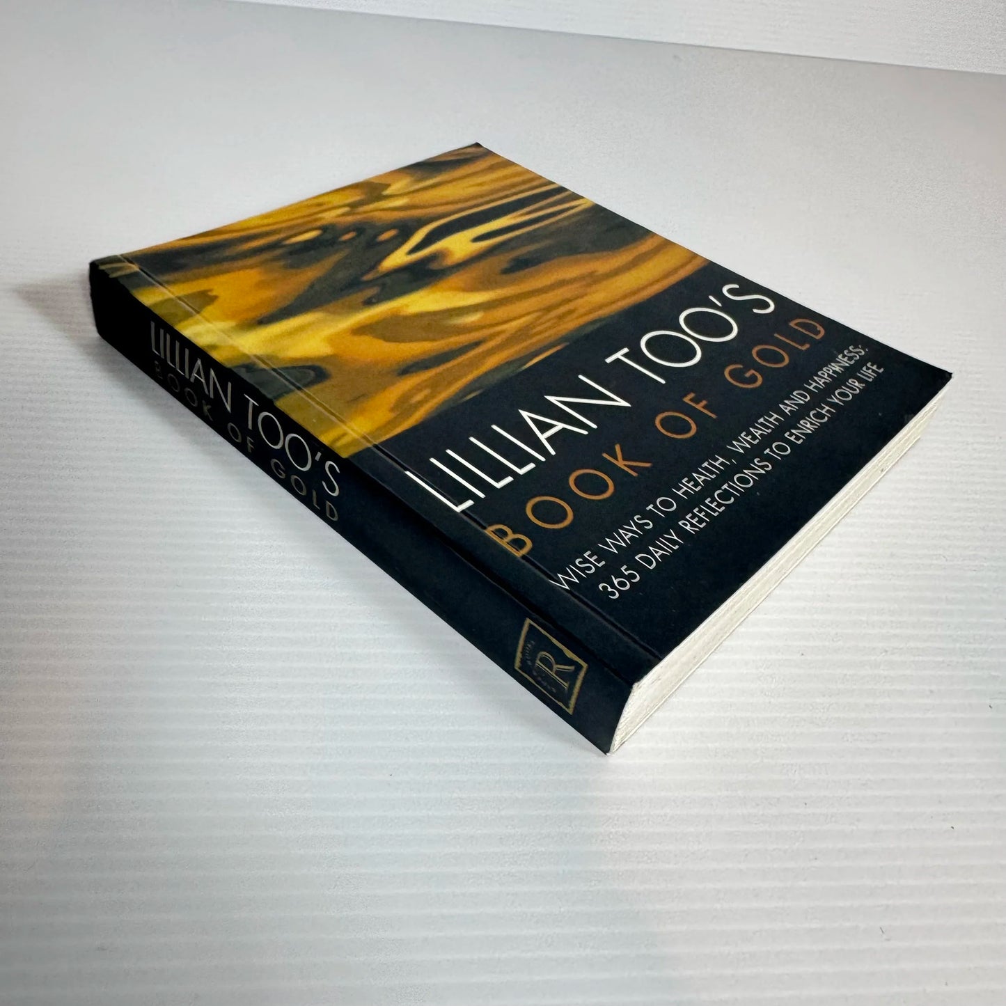 Lillian Too's Book of Gold : 365 Daily Reflections