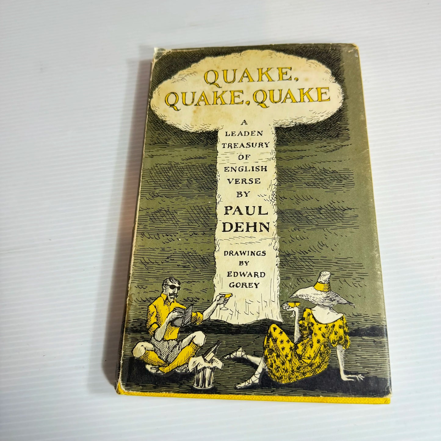 Quake, Quake, Quake. A Leaden treasury Of English Verse - Paul Dehn (Vintage 1961 First Edition)