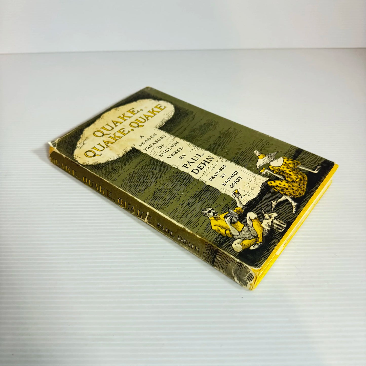 Quake, Quake, Quake. A Leaden treasury Of English Verse - Paul Dehn (Vintage 1961 First Edition)