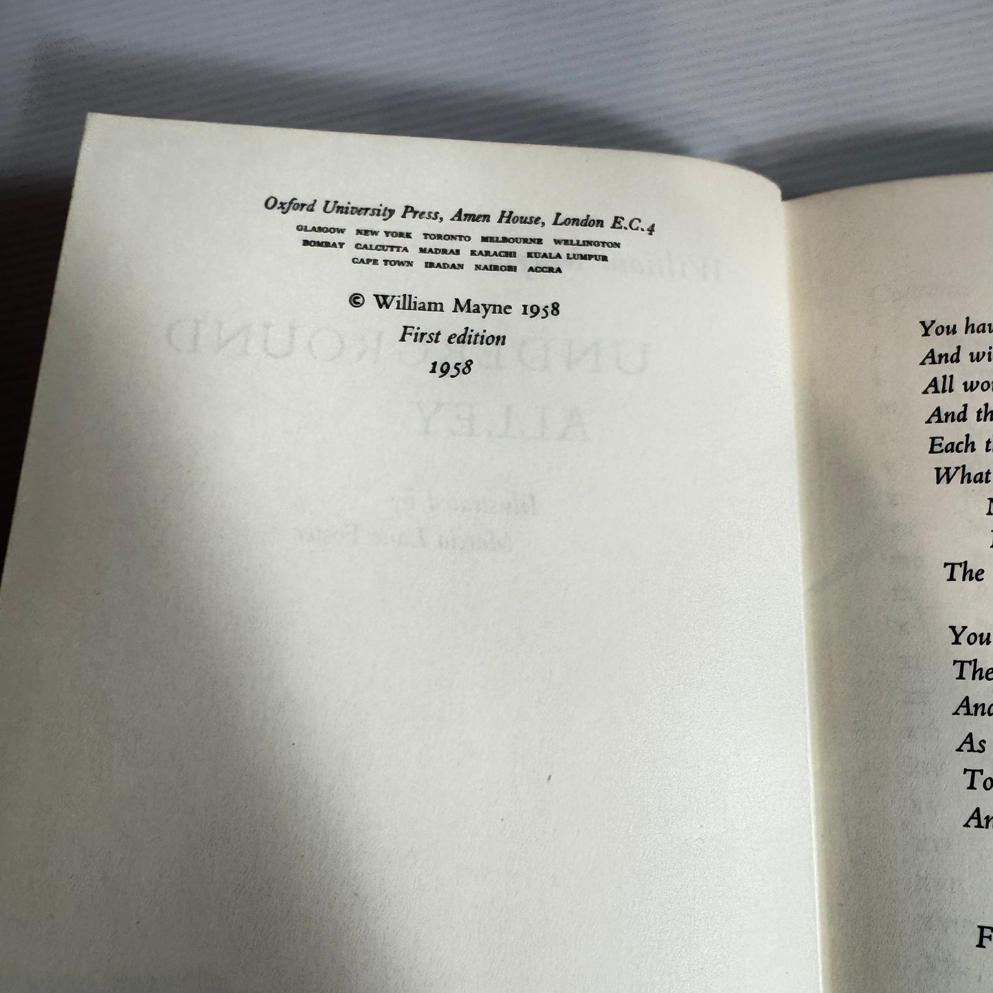 Underground Alley - William Mayne (Vintage 1958)