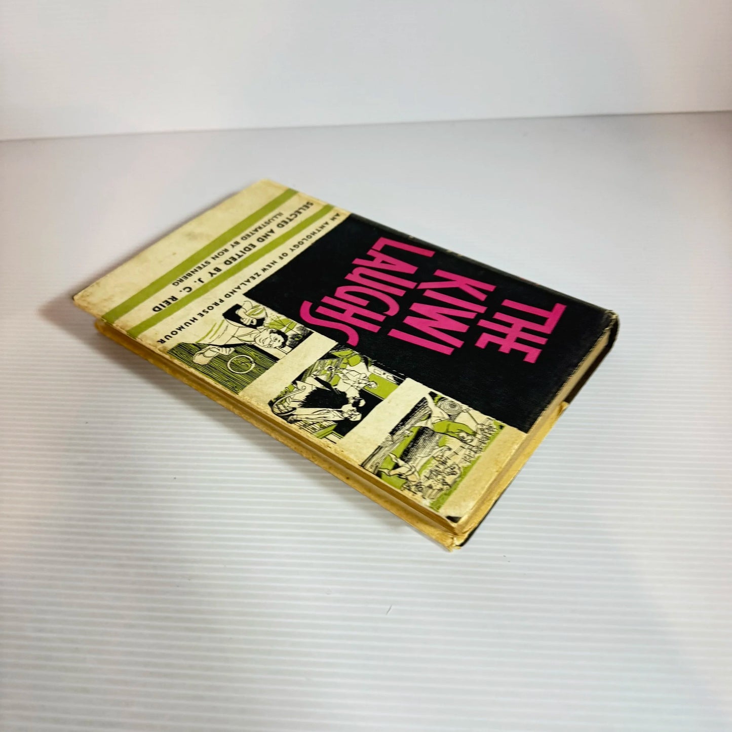 The Kiwi Laughs : Anthology of New Zealand Prose Humour - Edited by J.C. Reid (Vintage 1961)