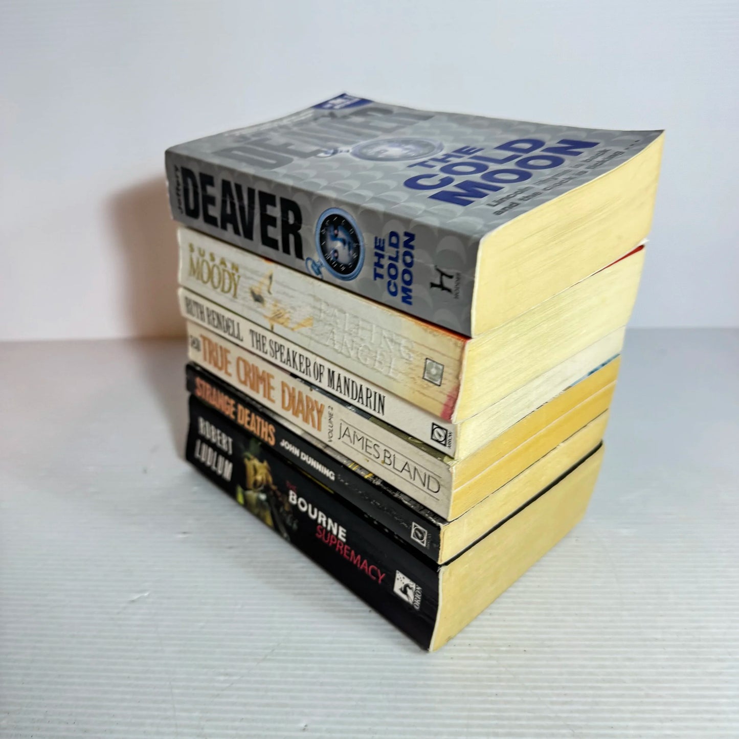 Crime Book Bundle x 6 Books : Various Authors (612)