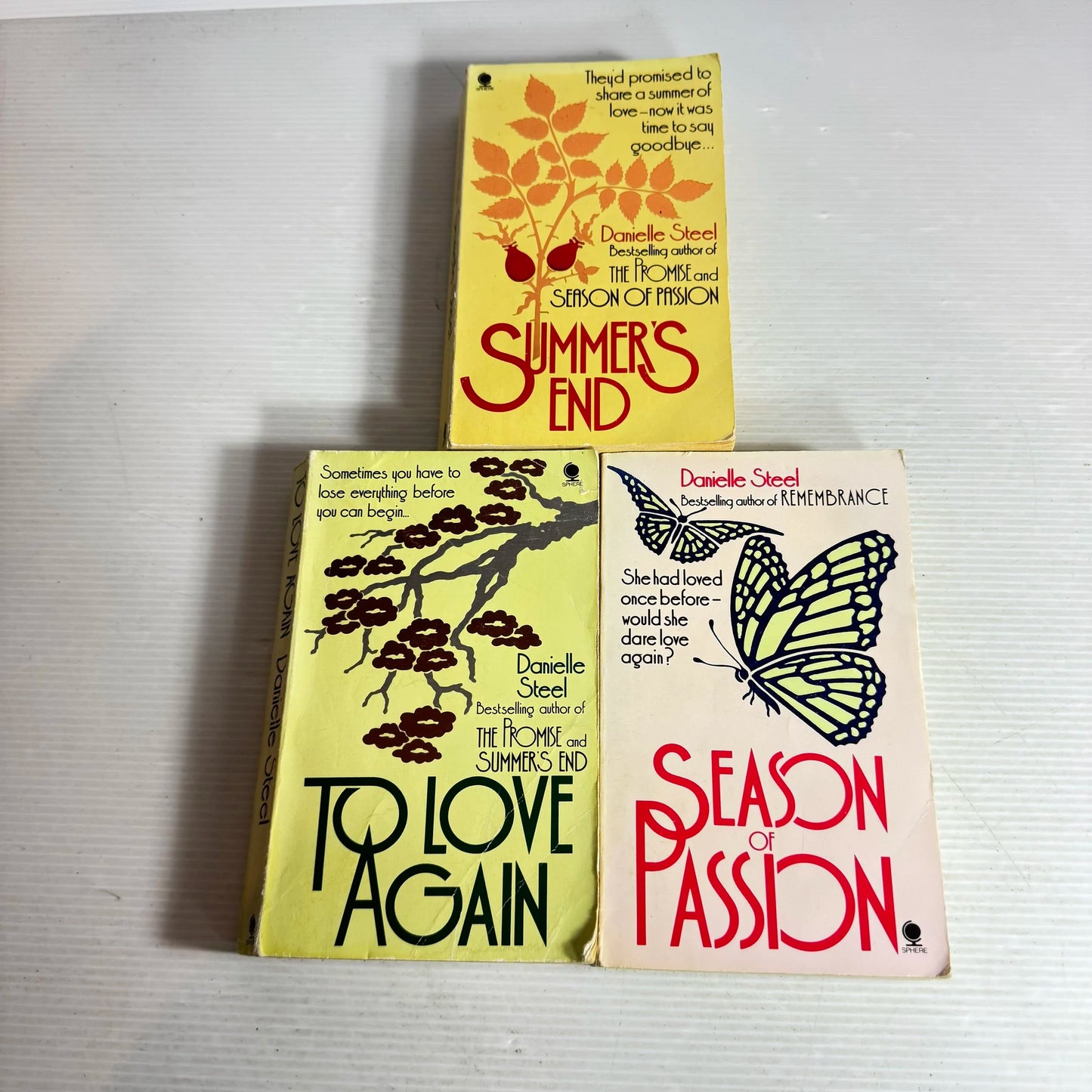 Danielle Steel Book Bundle x 3 Books : Season of Passion, To Love Again, Summer's End (607)