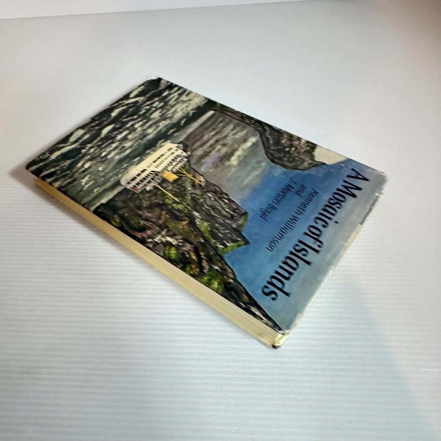 A Mosaic Of Islands - Kenneth Williamson And J. Morton Boyd (Vintage 1963)