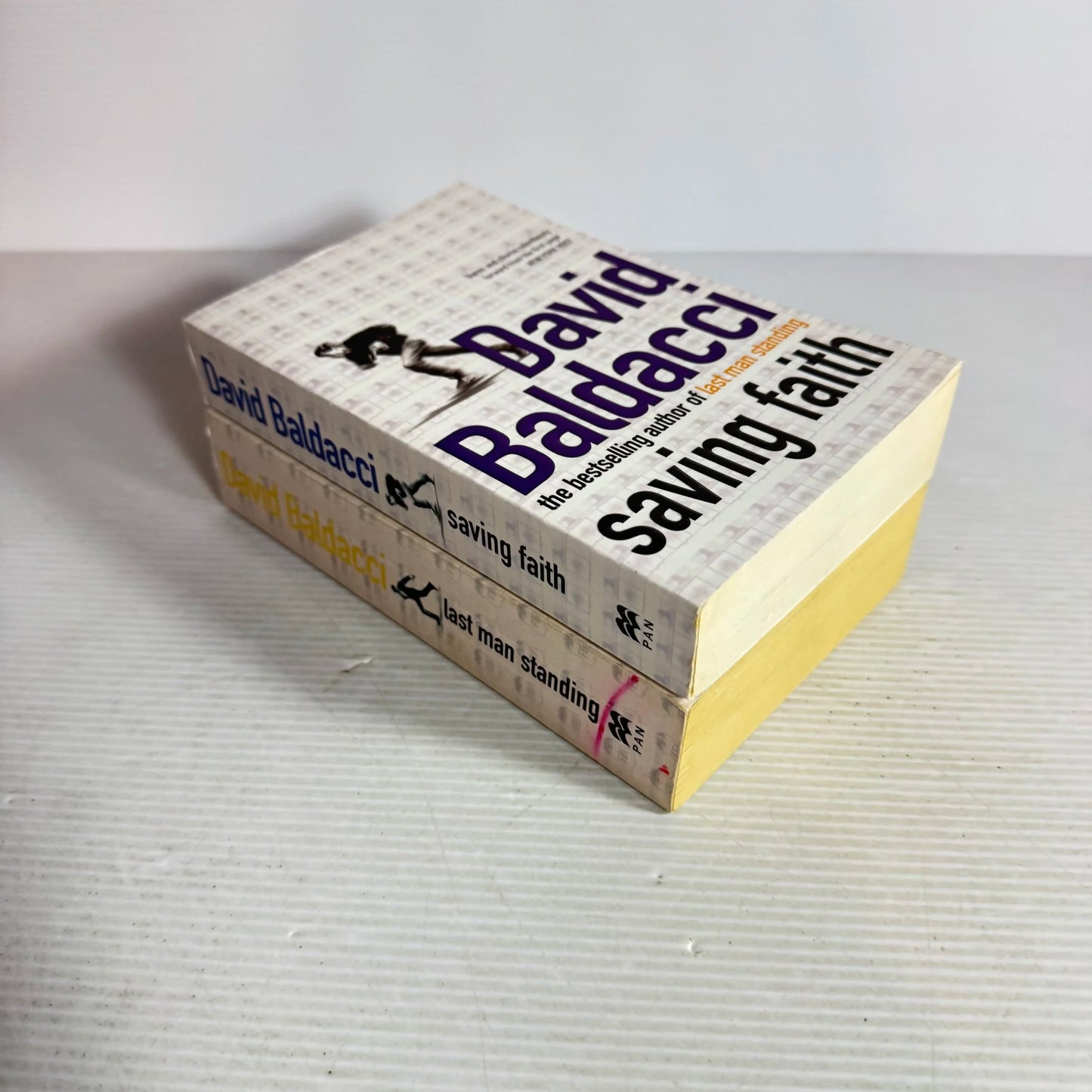 David Baldacci Book Bundle x 2 Books : Saving Faith & Last Man Standing (593)