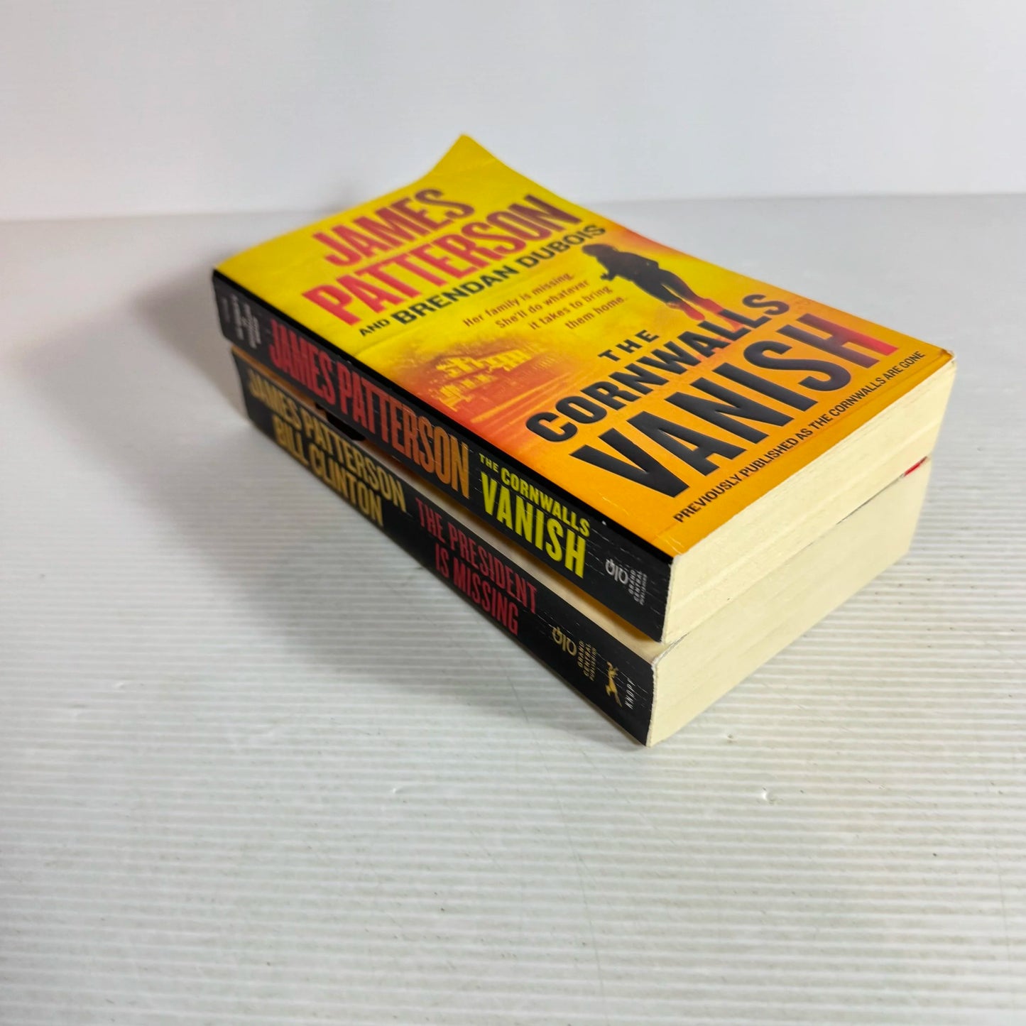 James Patterson Book Bundle x 2 Books : The Cornwalls Vanish & The President is Missing (595)