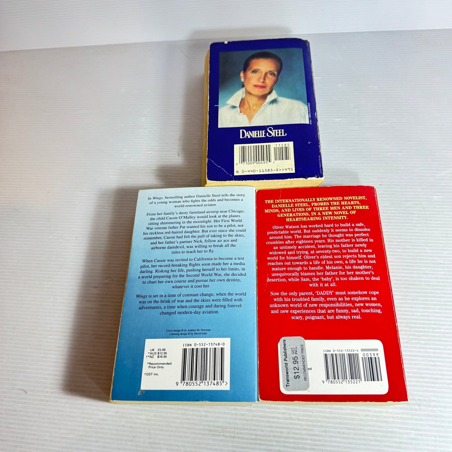 Danielle Steel Book Bundle x 3  Books : Crossings, Daddy, Wings (586)