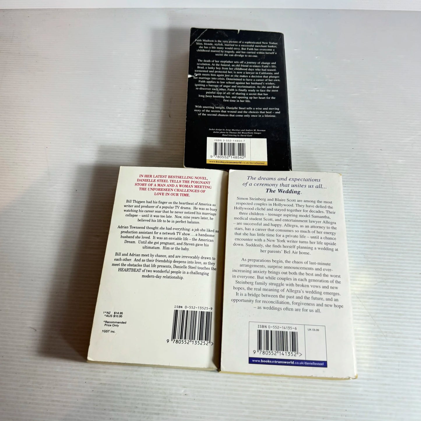 Danielle Steel Book Bundle x 3 Books : Answered Prayers, The Wedding, & Heartbeat (582)