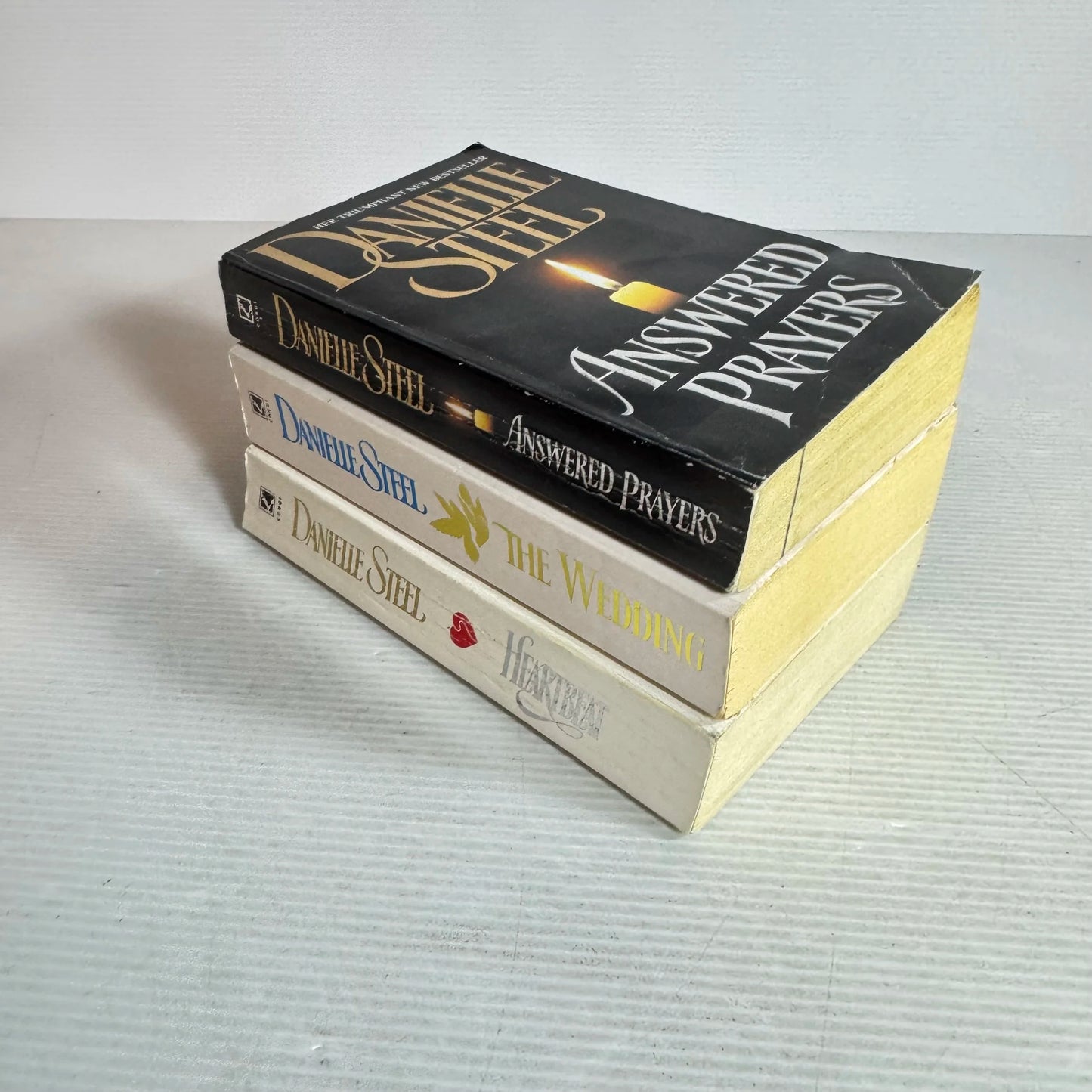 Danielle Steel Book Bundle x 3 Books : Answered Prayers, The Wedding, & Heartbeat (582)