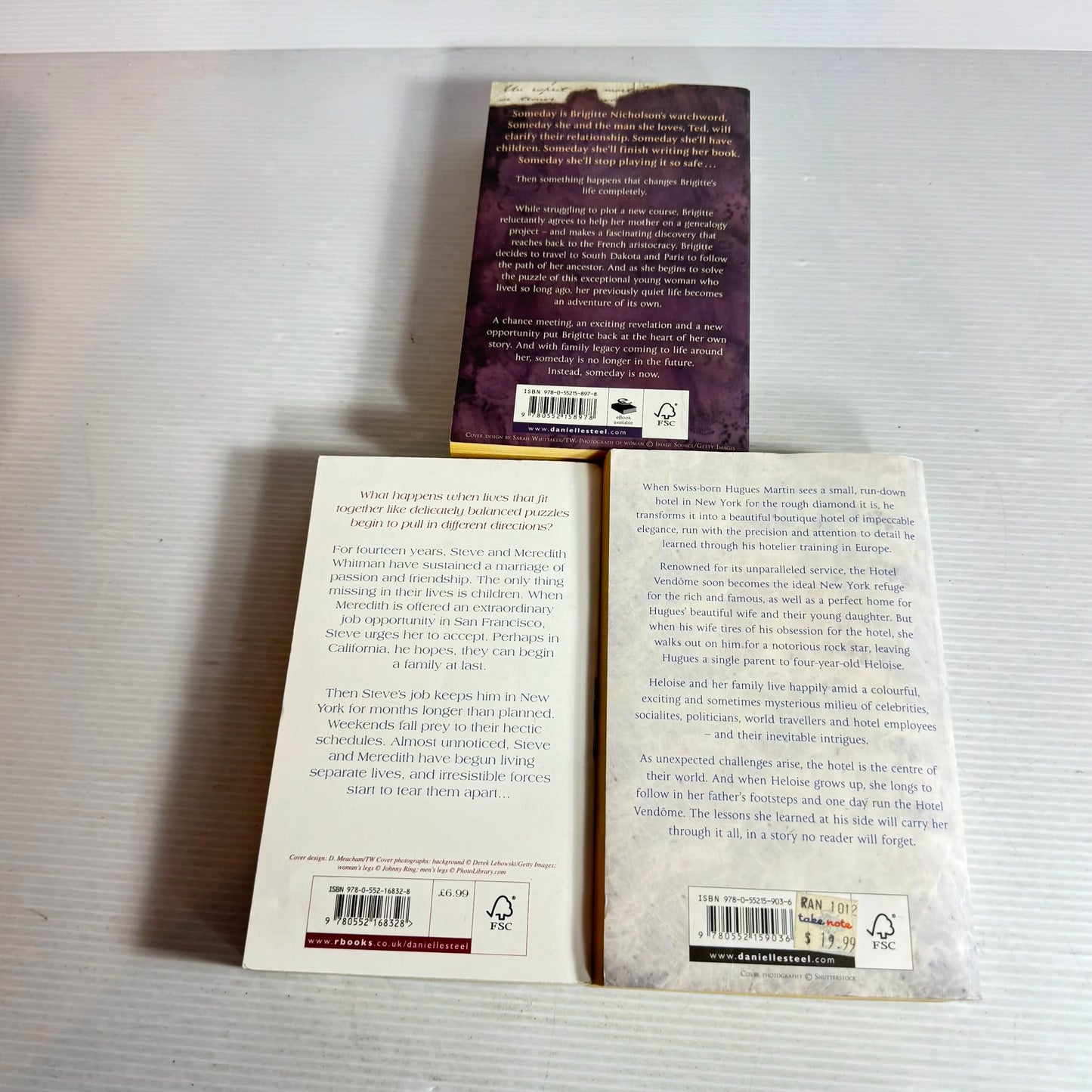Danielle Steel Book Bundle x 3 Books : Legacy, Hotel Vendome, Irresistible Forces (581)