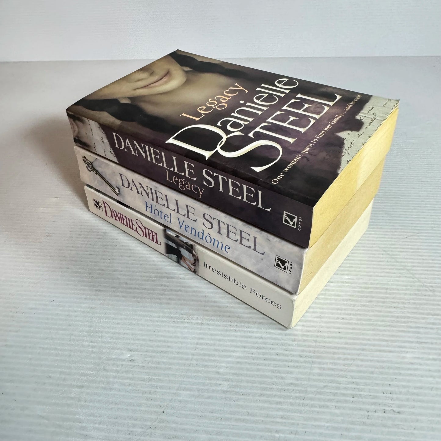 Danielle Steel Book Bundle x 3 Books : Legacy, Hotel Vendome, Irresistible Forces (581)