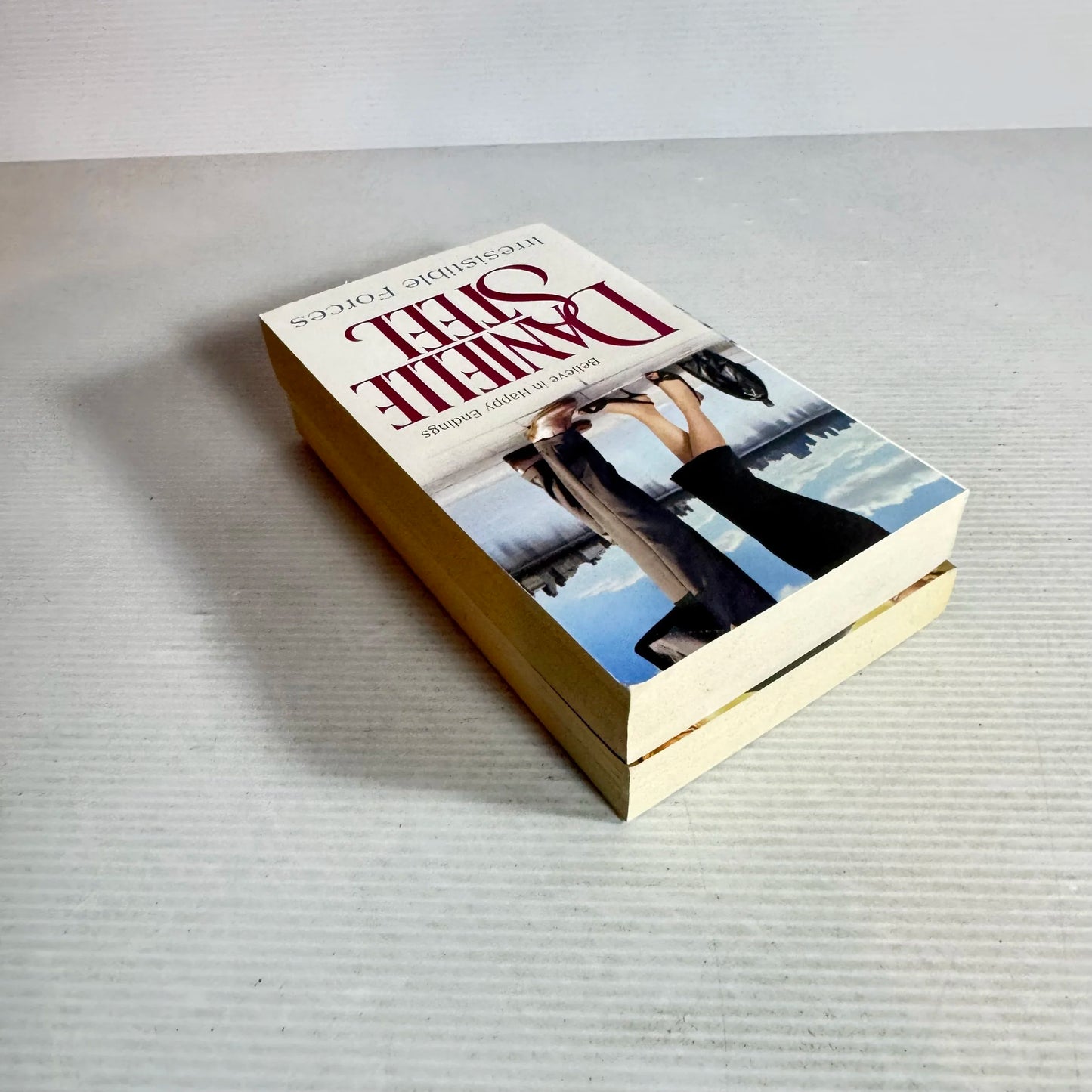 Danielle Steel Book Bundle x 2 Books : Coming Out & Irresistible Forces (580)