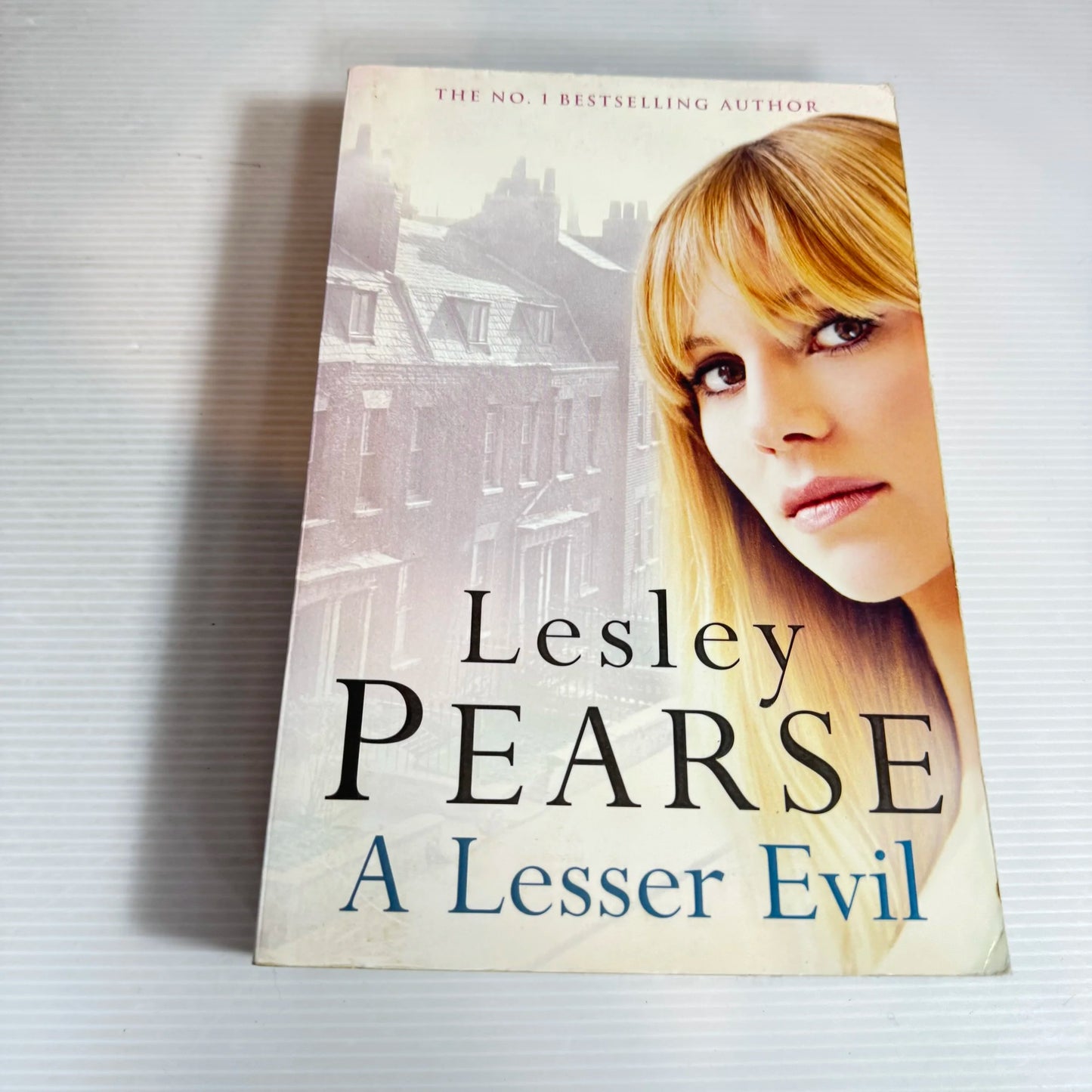 A Lesser Evil - Lesley Pearse