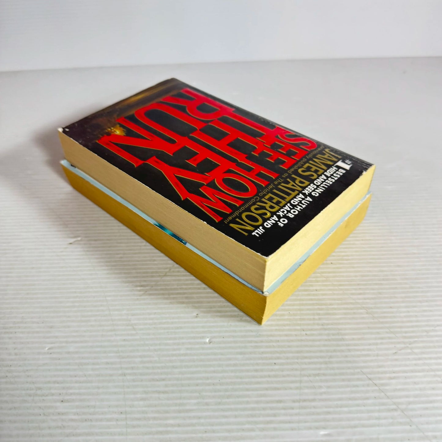 James Patterson Book Bundle x 2 Books : See How They Run & The Lake House (577)