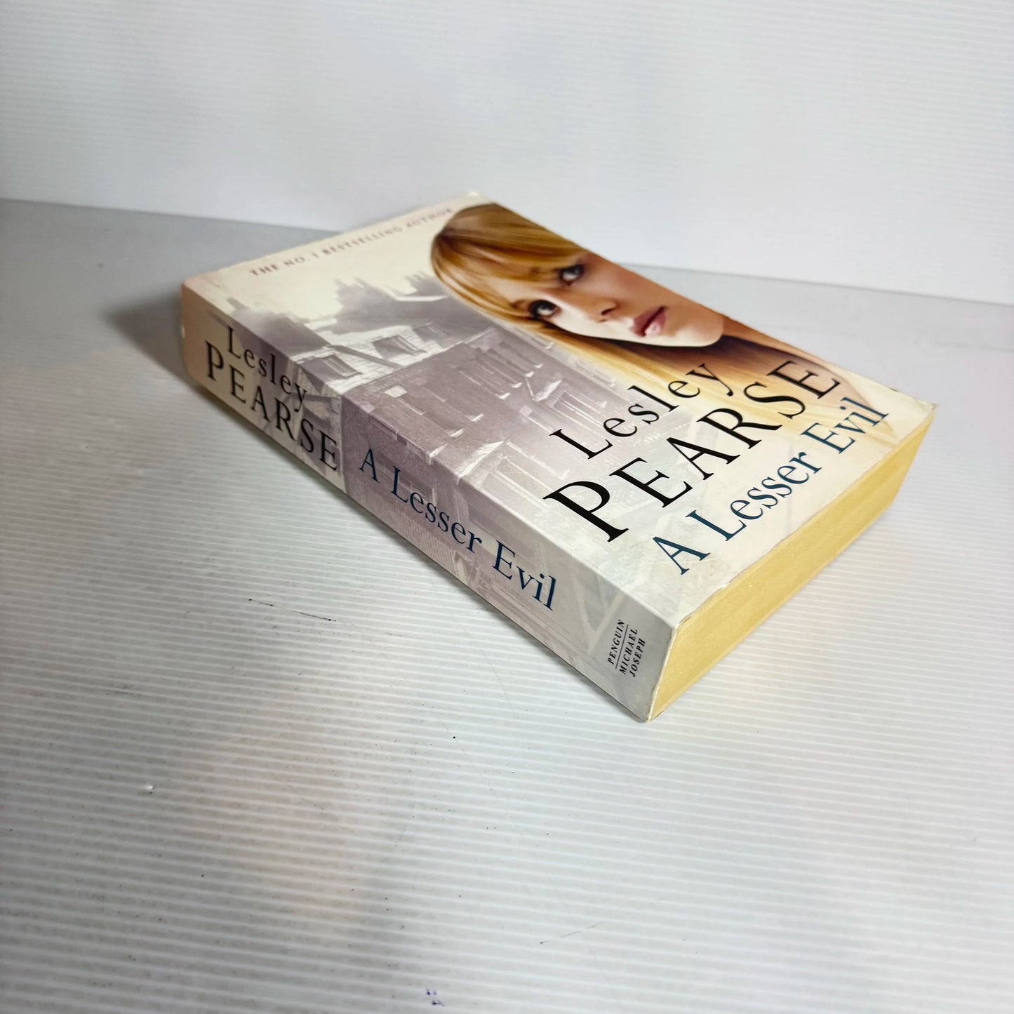 A Lesser Evil - Lesley Pearse