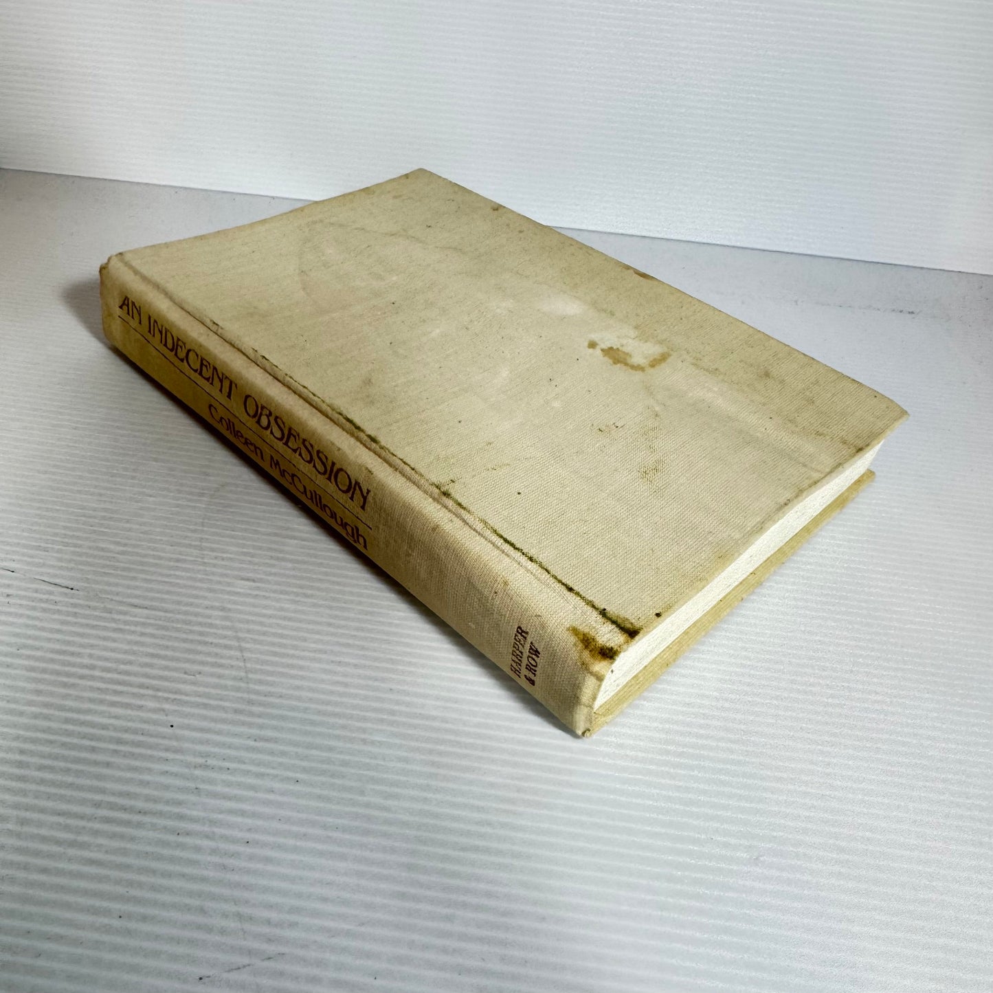 An Indecent Obsession - Colleen McCullough (1981)