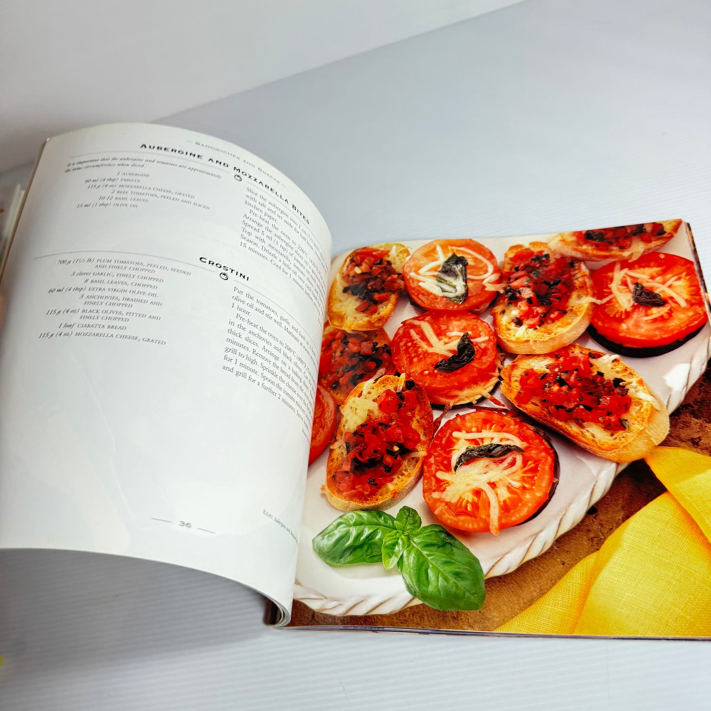 The Tomato Cookbook - Victoria Llyod-Davies