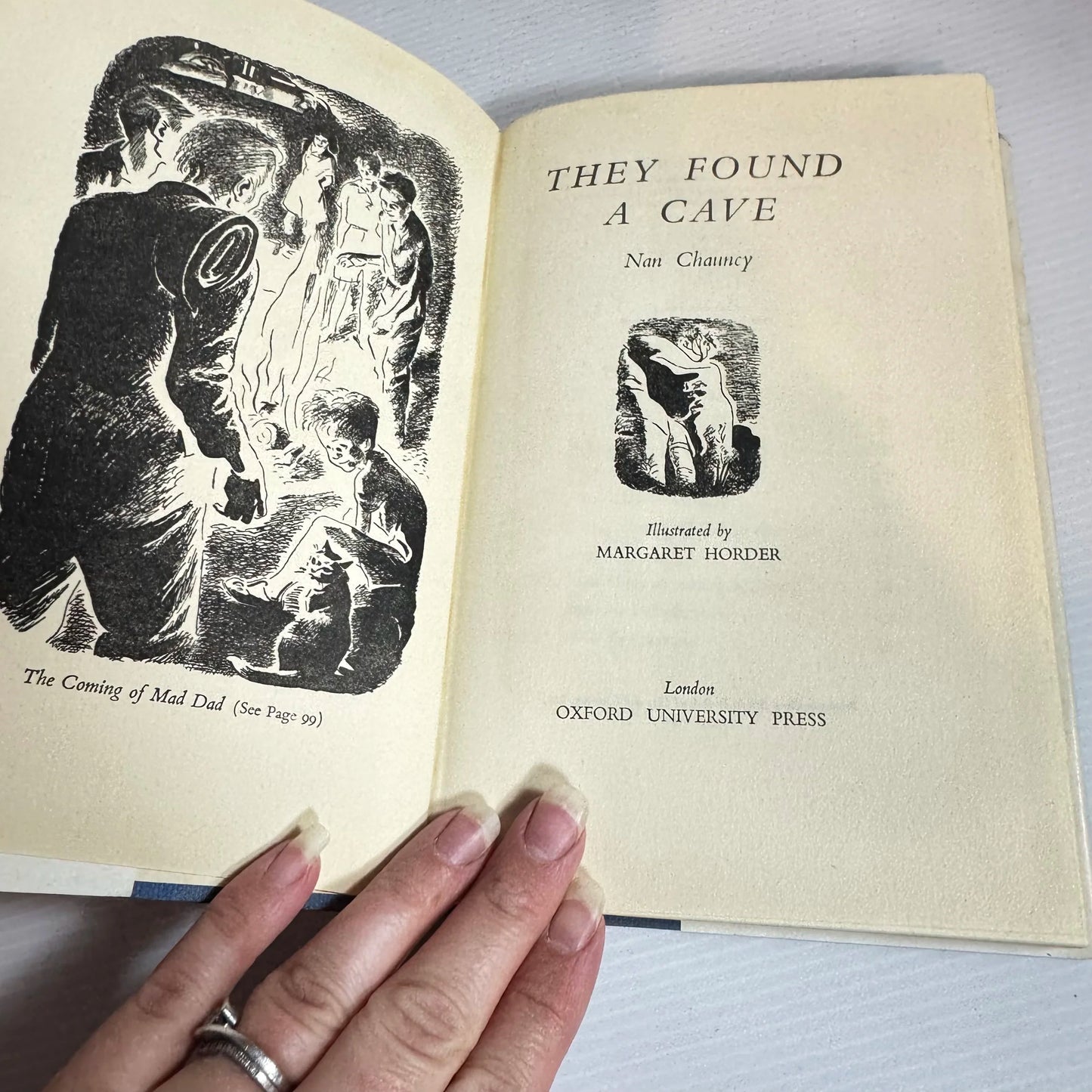They Found A Cave - Nan Chauncy (Oxford Children's Library) (Vintage 1958)