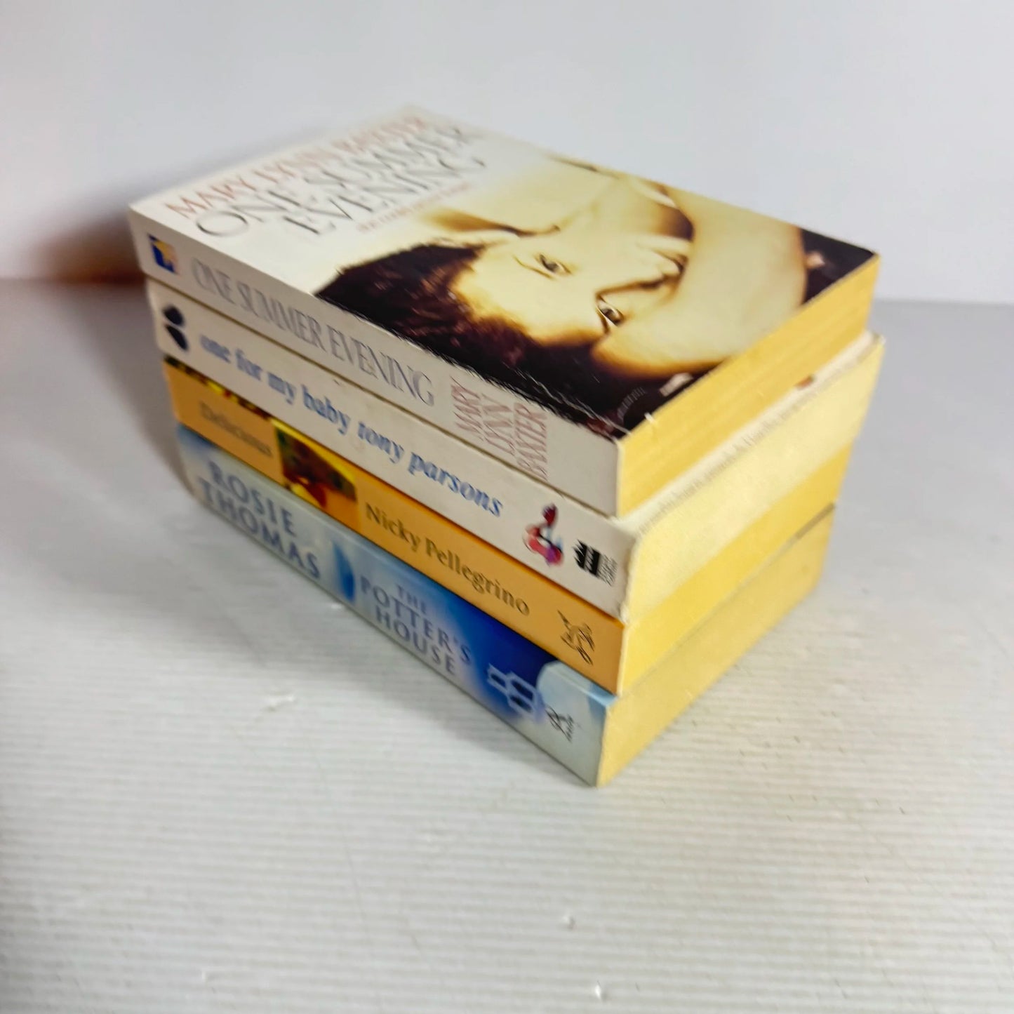 Contemporary Romance Book Bundle x 4 Books Mixed Authors (568)