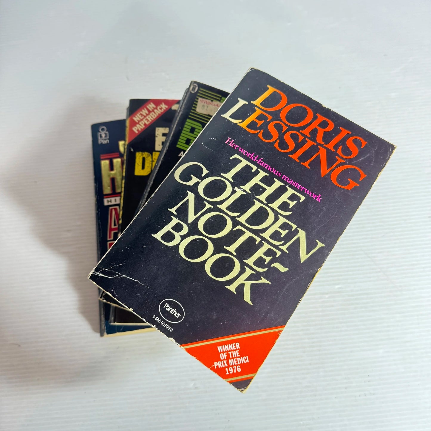 Thriller Book Bundle x 4 Books : Mixed Authors (565)