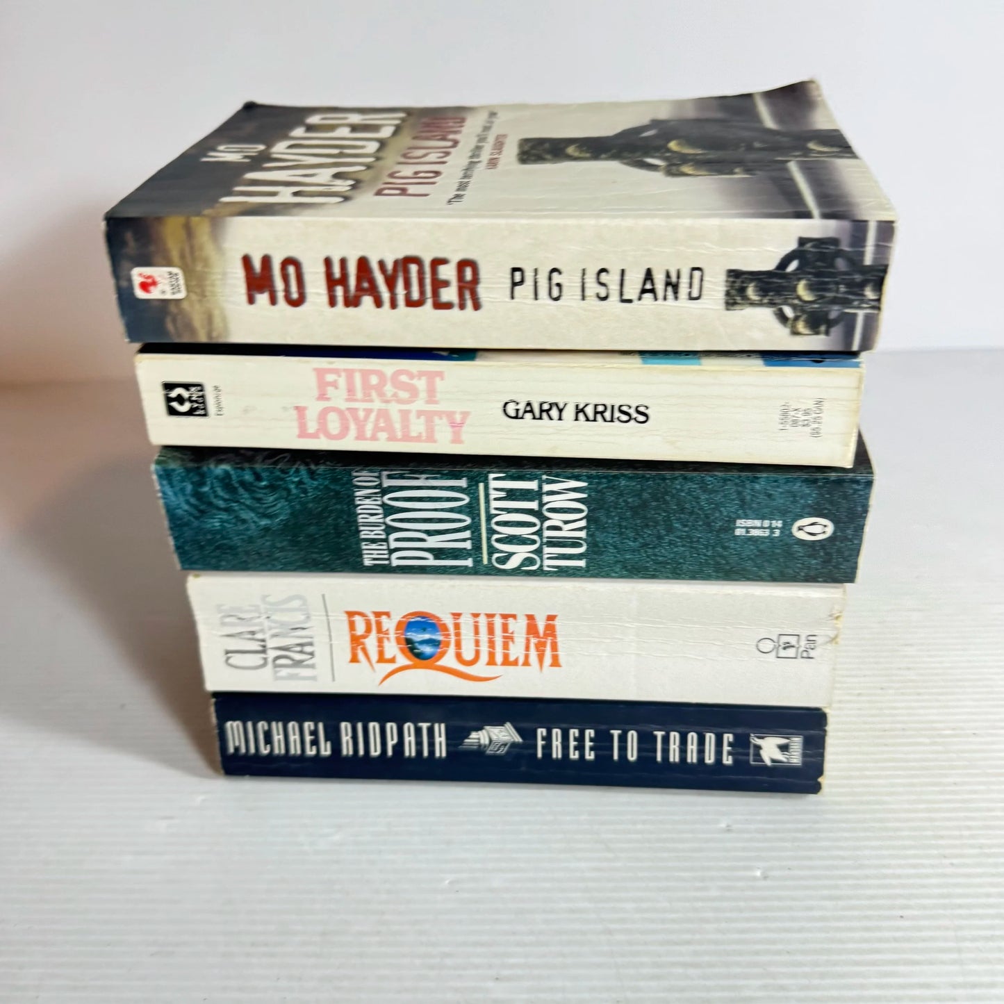 Thriller Book Bundle x 5  Books - Mixed Authors (553)