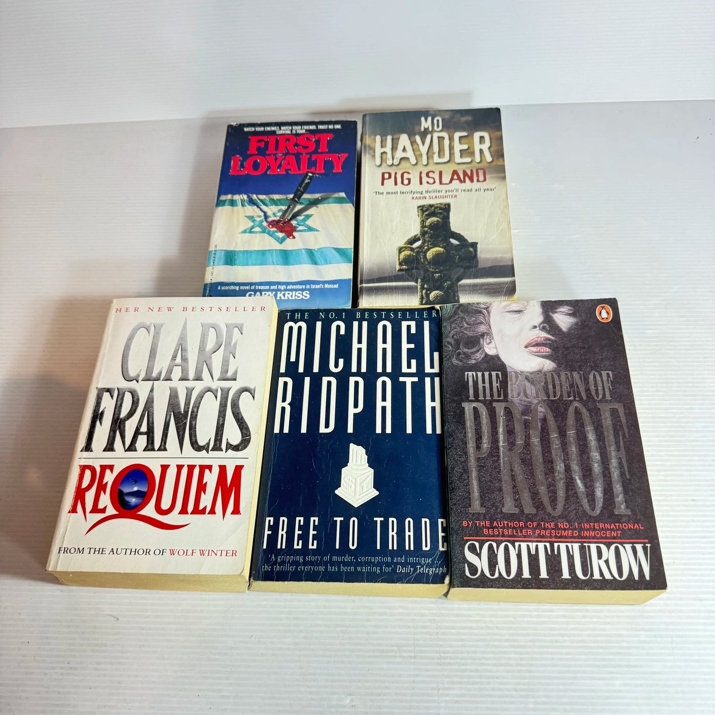 Thriller Book Bundle x 5  Books - Mixed Authors (553)