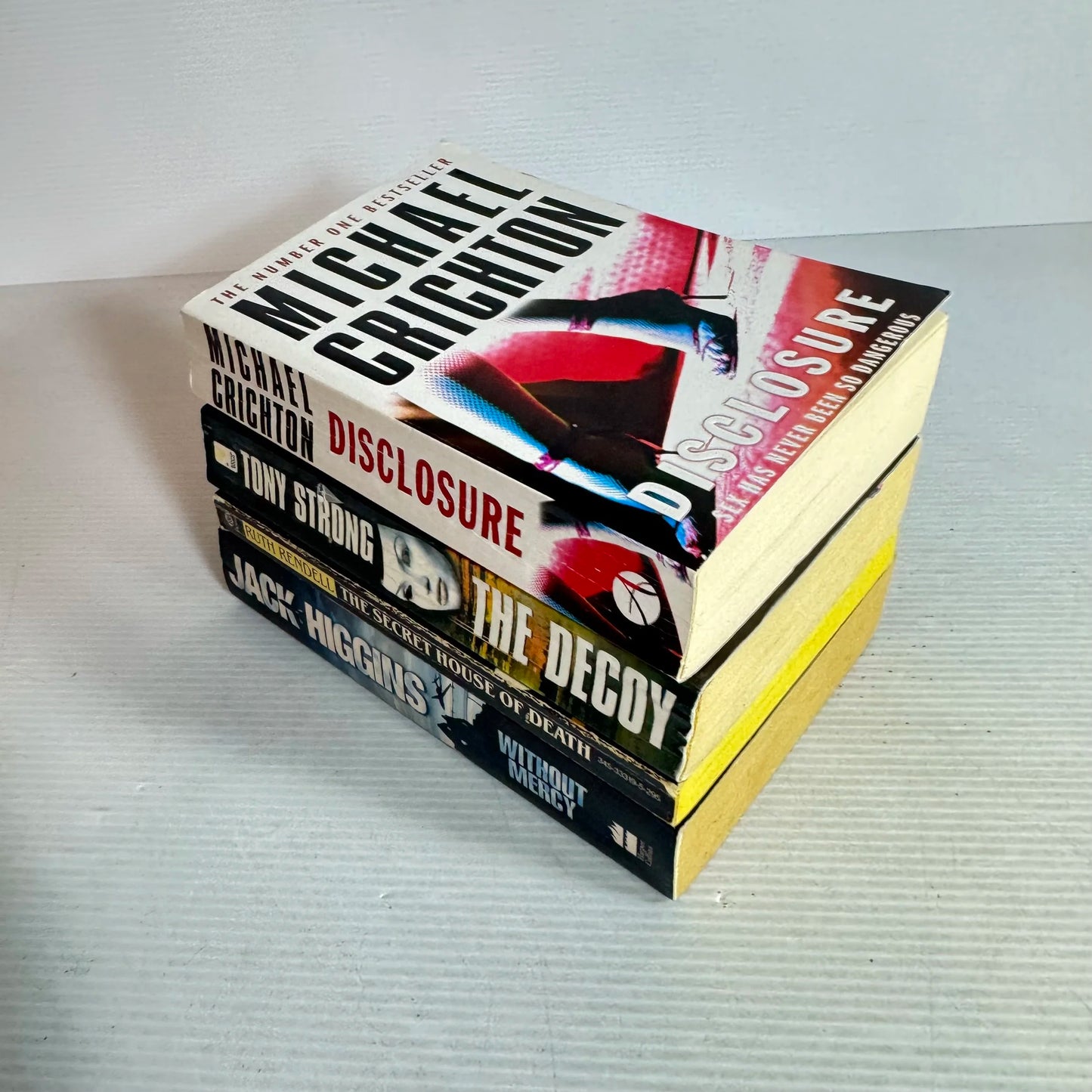 Thriller Book Bundle x 4 Books Mix Authors (544)